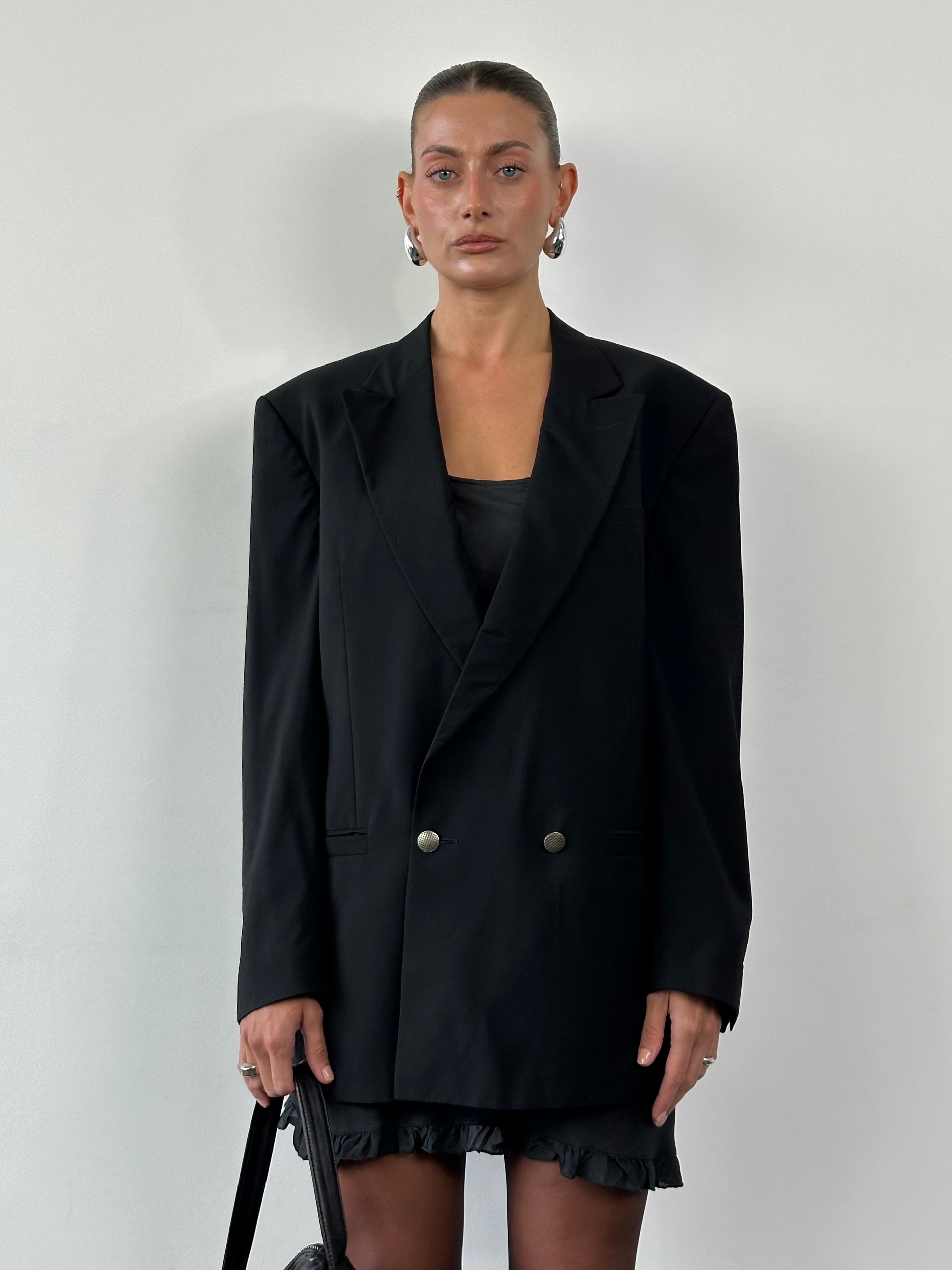 Versace Classic V2 pure wool double-breasted blazer in size L, tailored fit with notch lapels and stylish buttons.