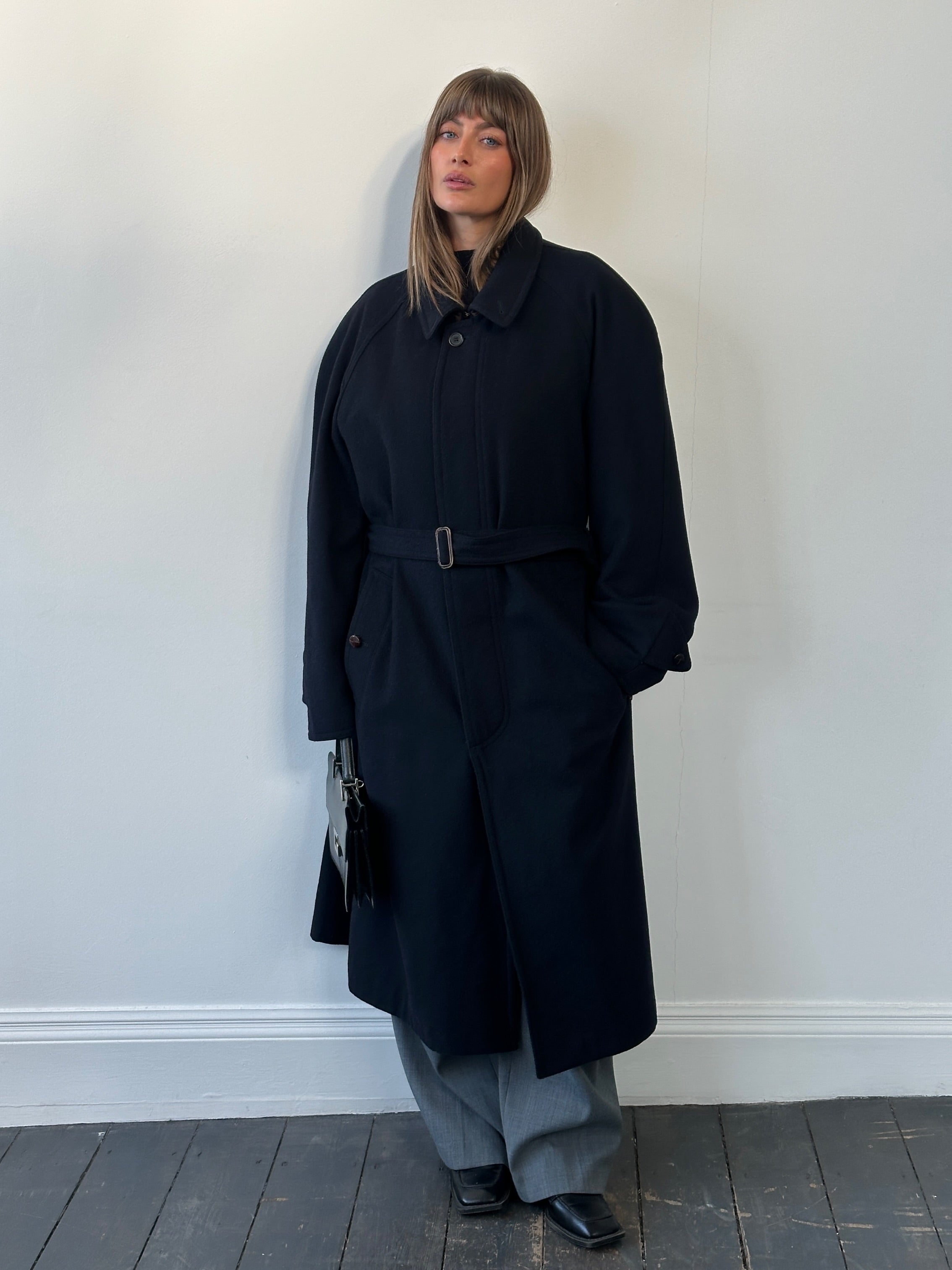 Vintage 1980s wool belted coat with concealed placket in XXL size, showcasing classic retro style and warm textured fabric.