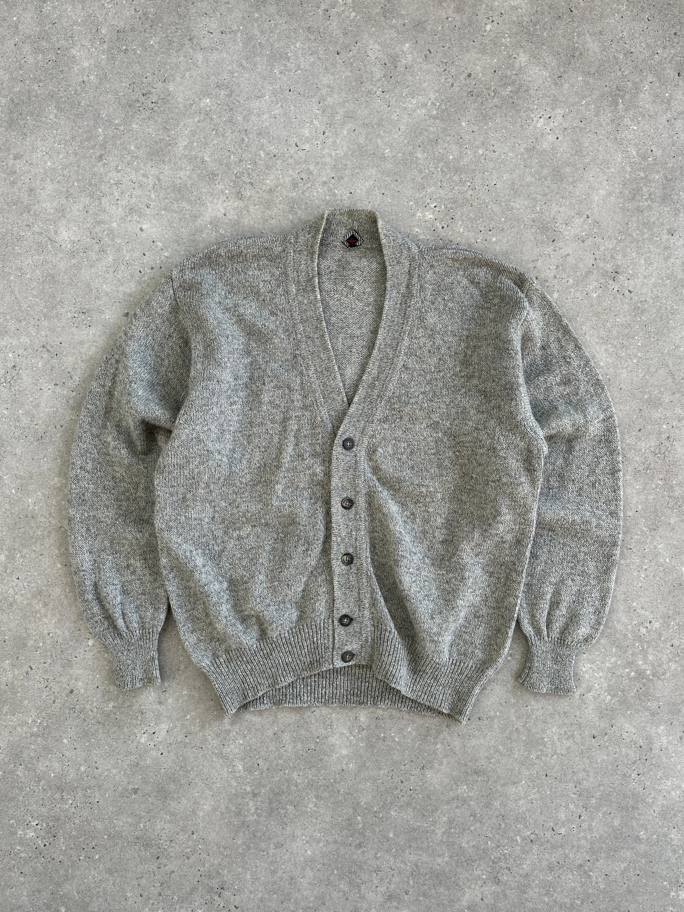 Emanuel Ungaro pure wool knitted cardigan in XL, featuring a classic design with a button-up front and ribbed cuffs.