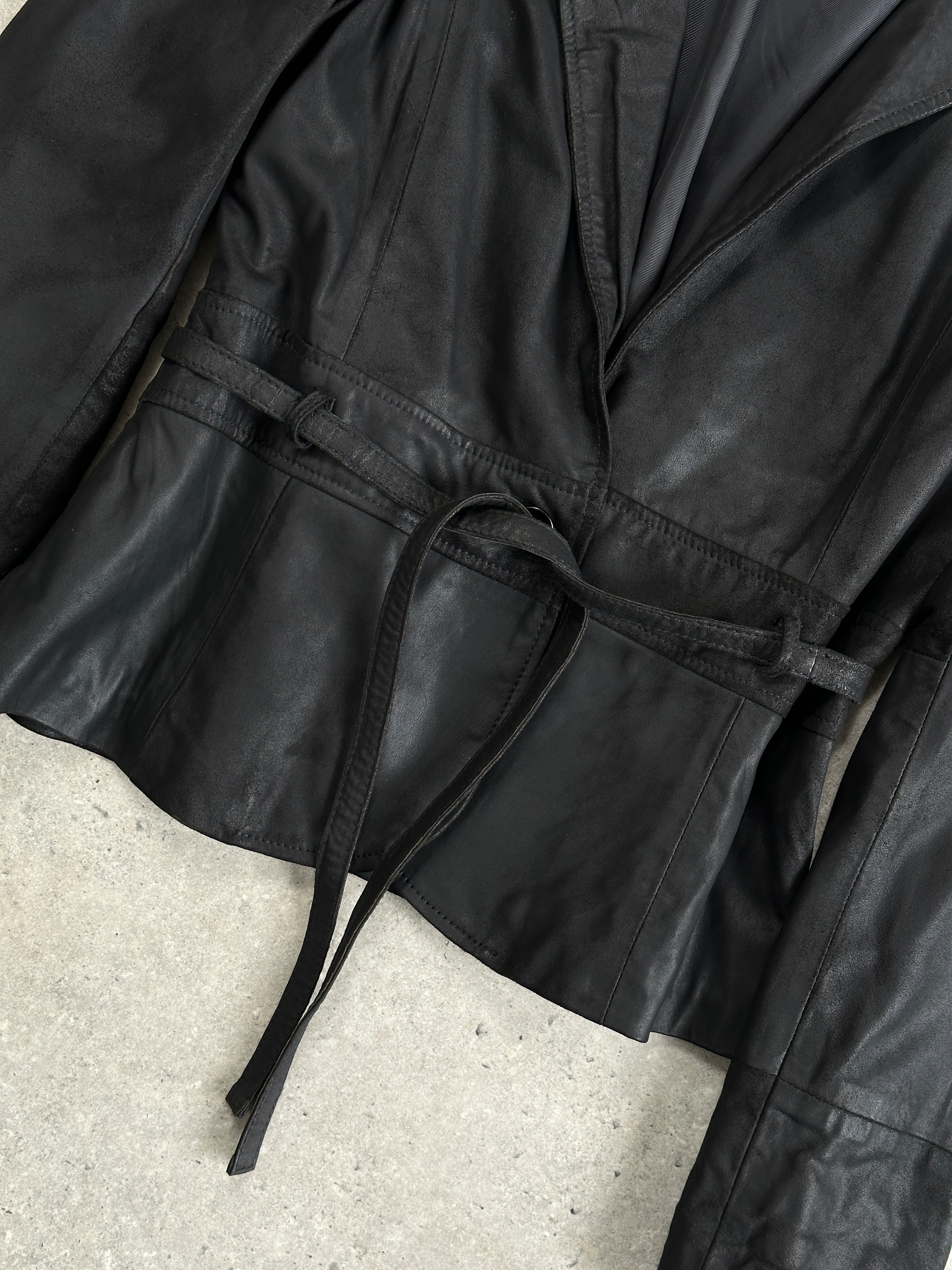 Conbipel nubuck leather lambskin tie waist jacket in black, featuring a sleek fit and stylish design, size S/M.