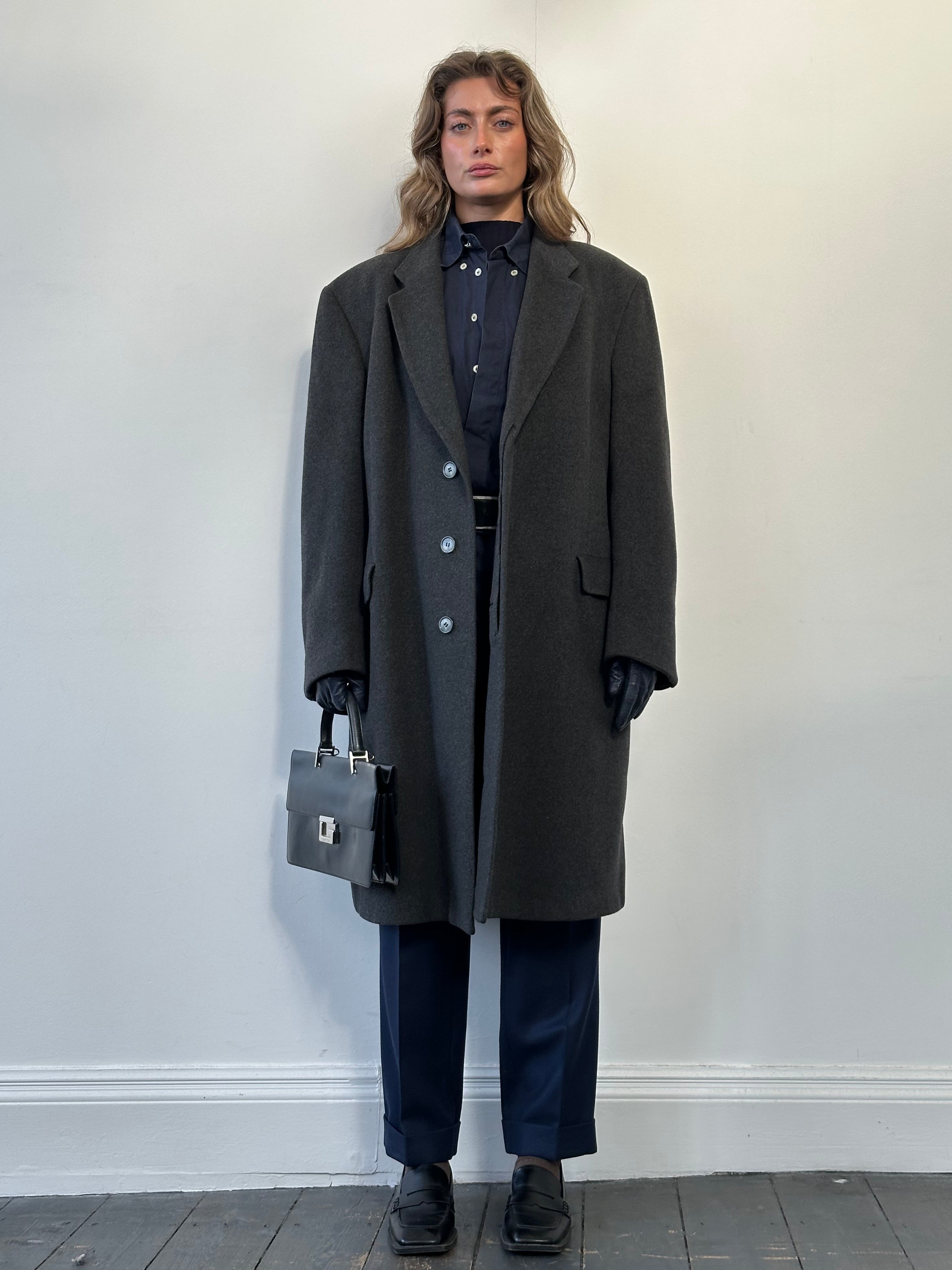 Vintage 1980s pure cashmere coat with concealed placket in XL size, featuring a classic design and rich texture.