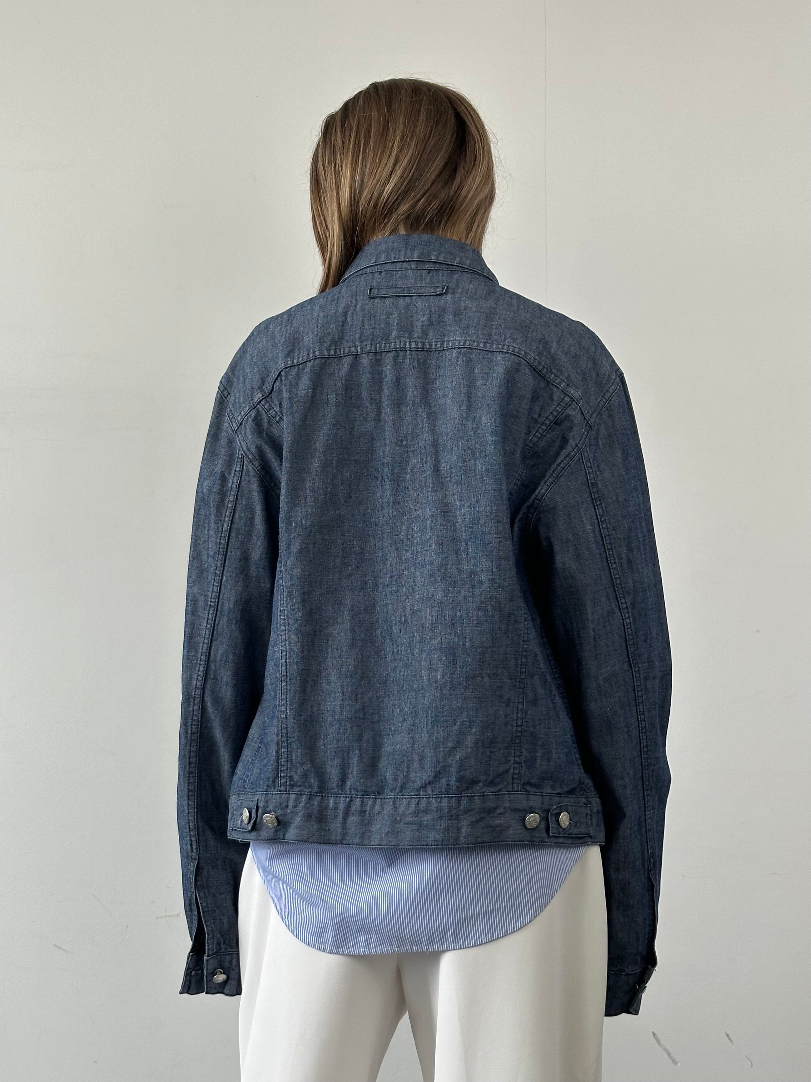 Versace Classic V2 90s bespoke button denim jacket in size L/XL, featuring durable denim fabric and signature branding.