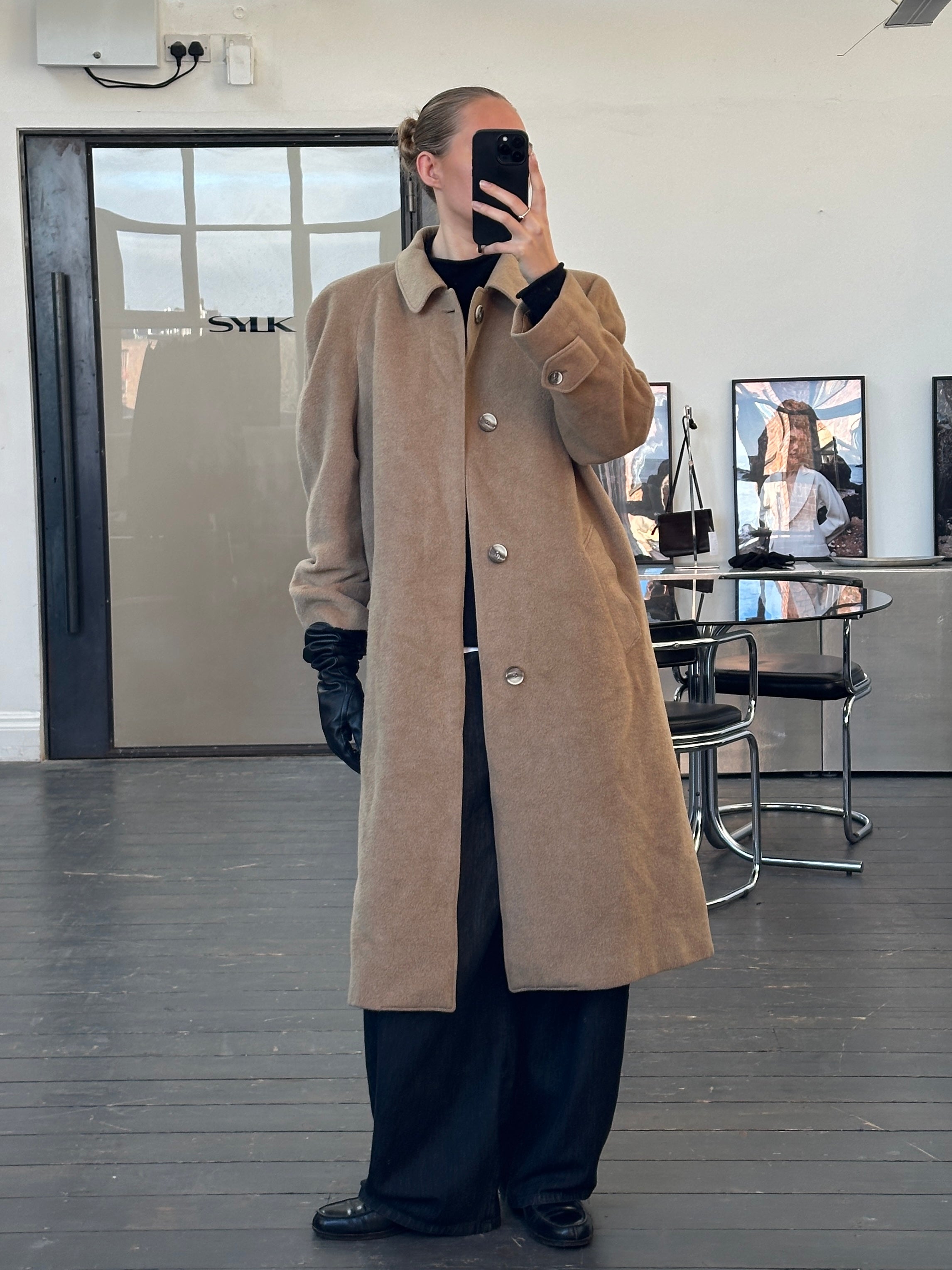 Christian Dior Monsieur 1970s wool coat with concealed placket in XL/XXL size, showcasing a classic vintage design and tailored fit.