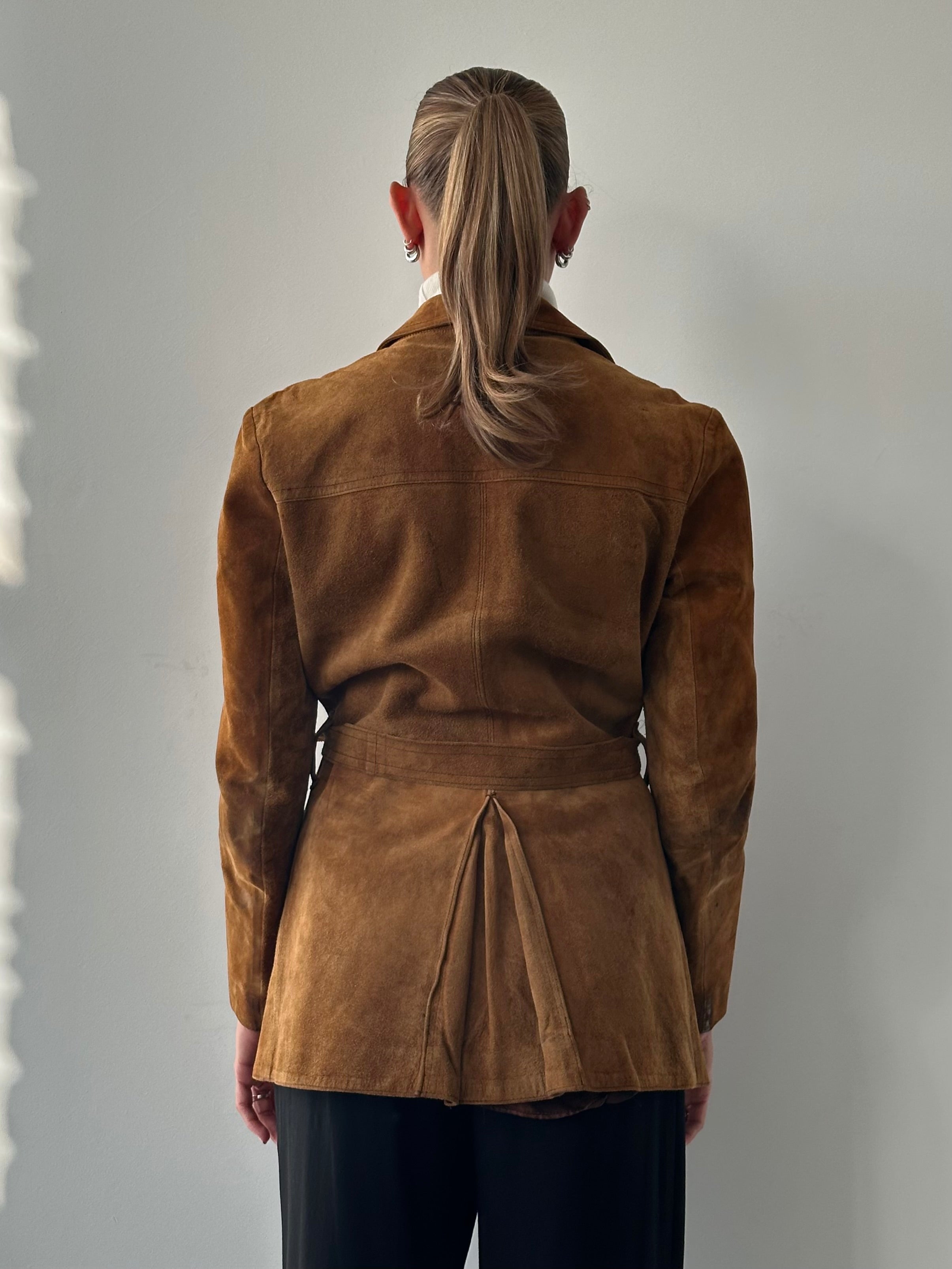 Vintage leather jacket with suede finish and belted waist, size M/L, stylish and classic outerwear.