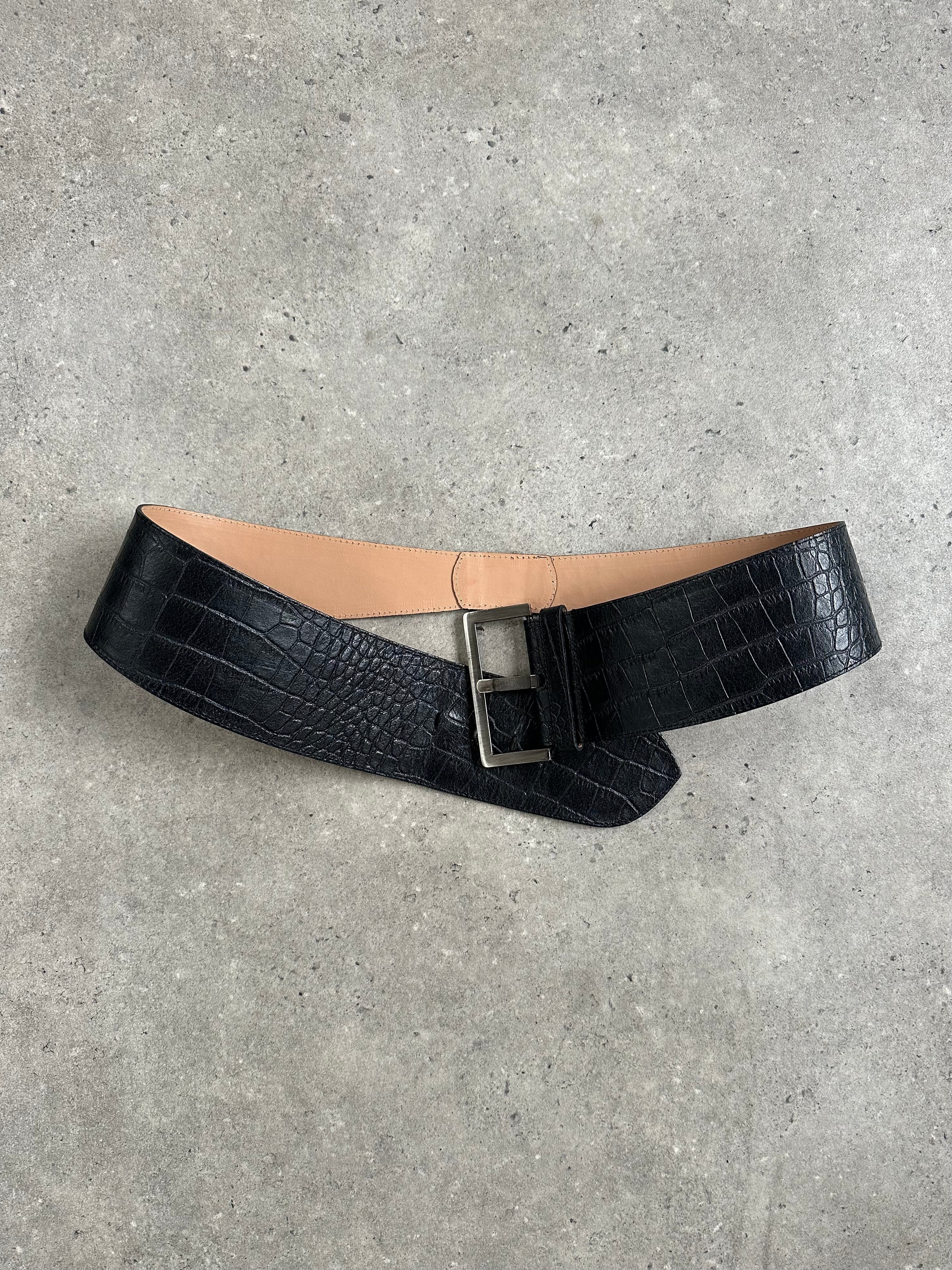 Vintage 1990s square buckle leather chunky belt with adjustable W34-36, featuring a classic vintage style and sturdy leather material.