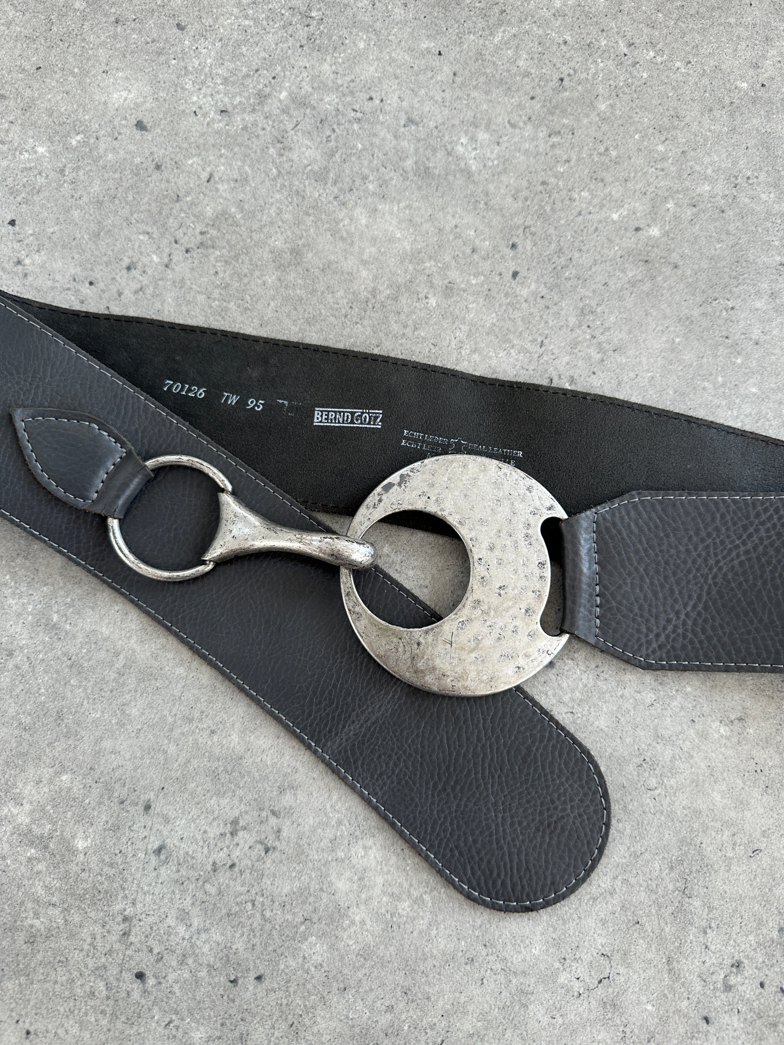 Vintage 1990s Chunky Circular Leather Belt - W35 - SYLK