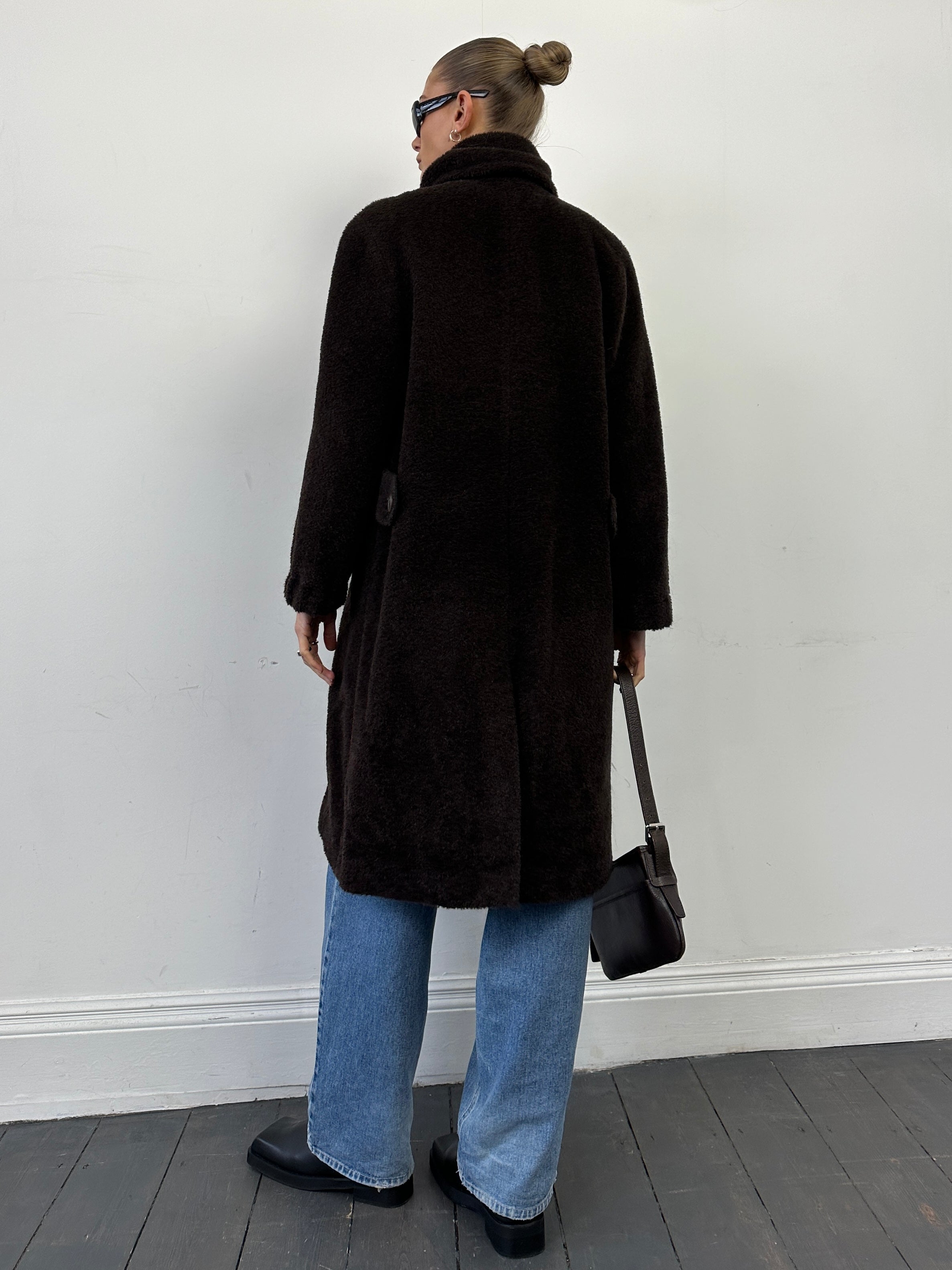 Vintage Italian wool mohair teddy coat with concealed placket, in size M, featuring a classic vintage design and textured fabric.