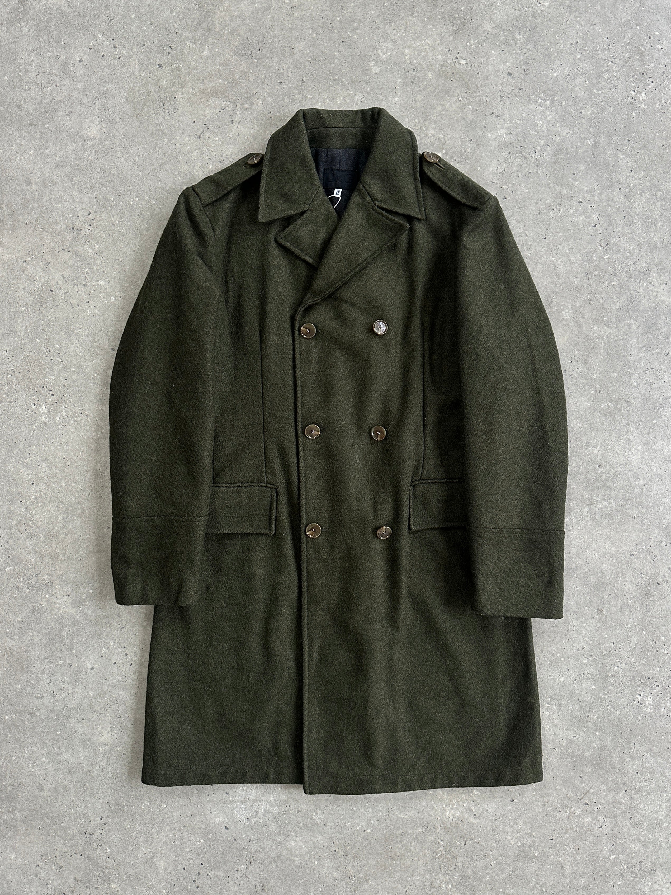 Dolce & Gabbana 1990s wool double-breasted coat in size L/XL, stylish vintage coat with classic tailoring and rich fabric texture.