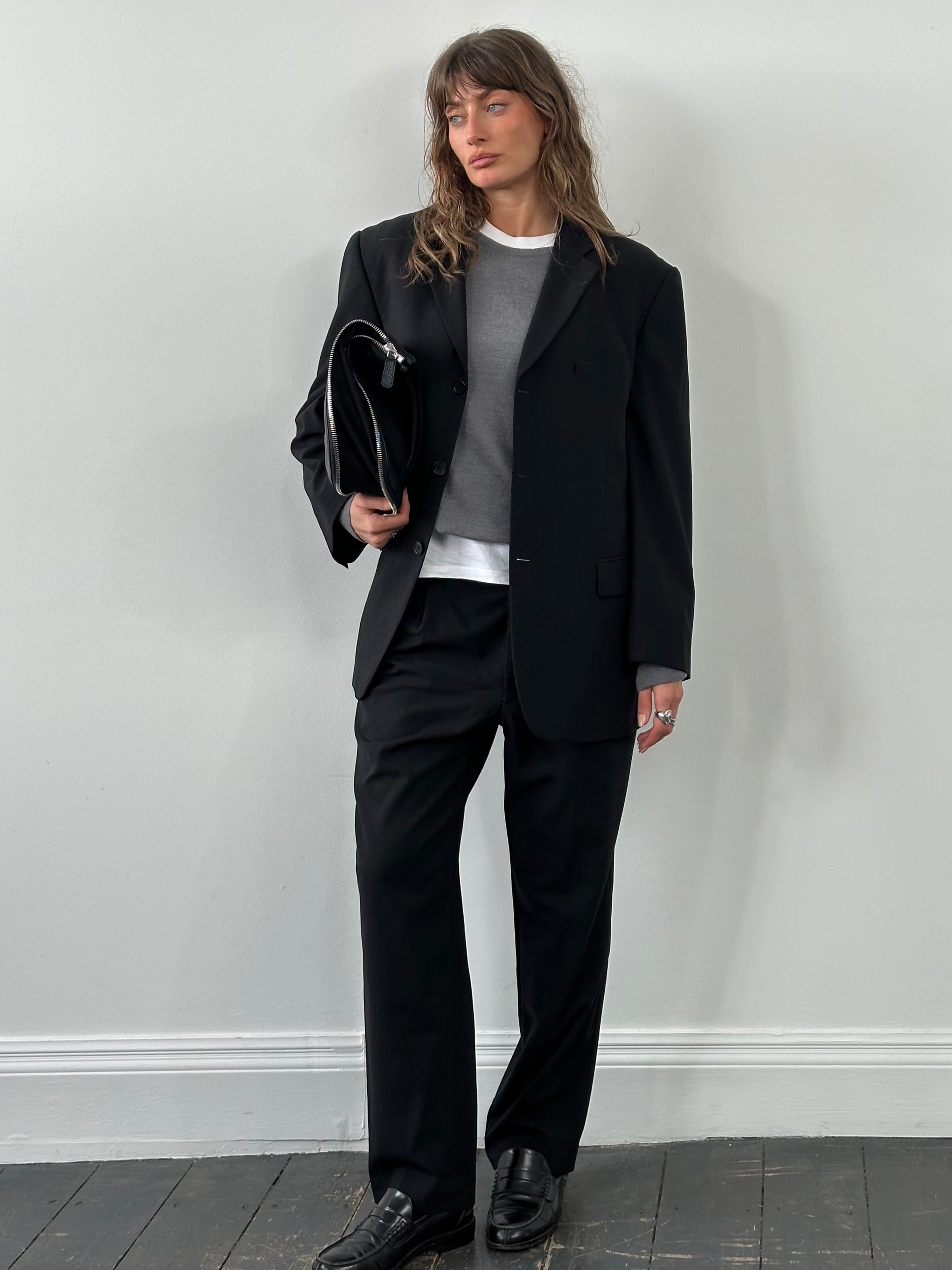 Balmain 1990s pure wool single-breasted suit in size 42S/W34, featuring classic tailored design and structured fit.