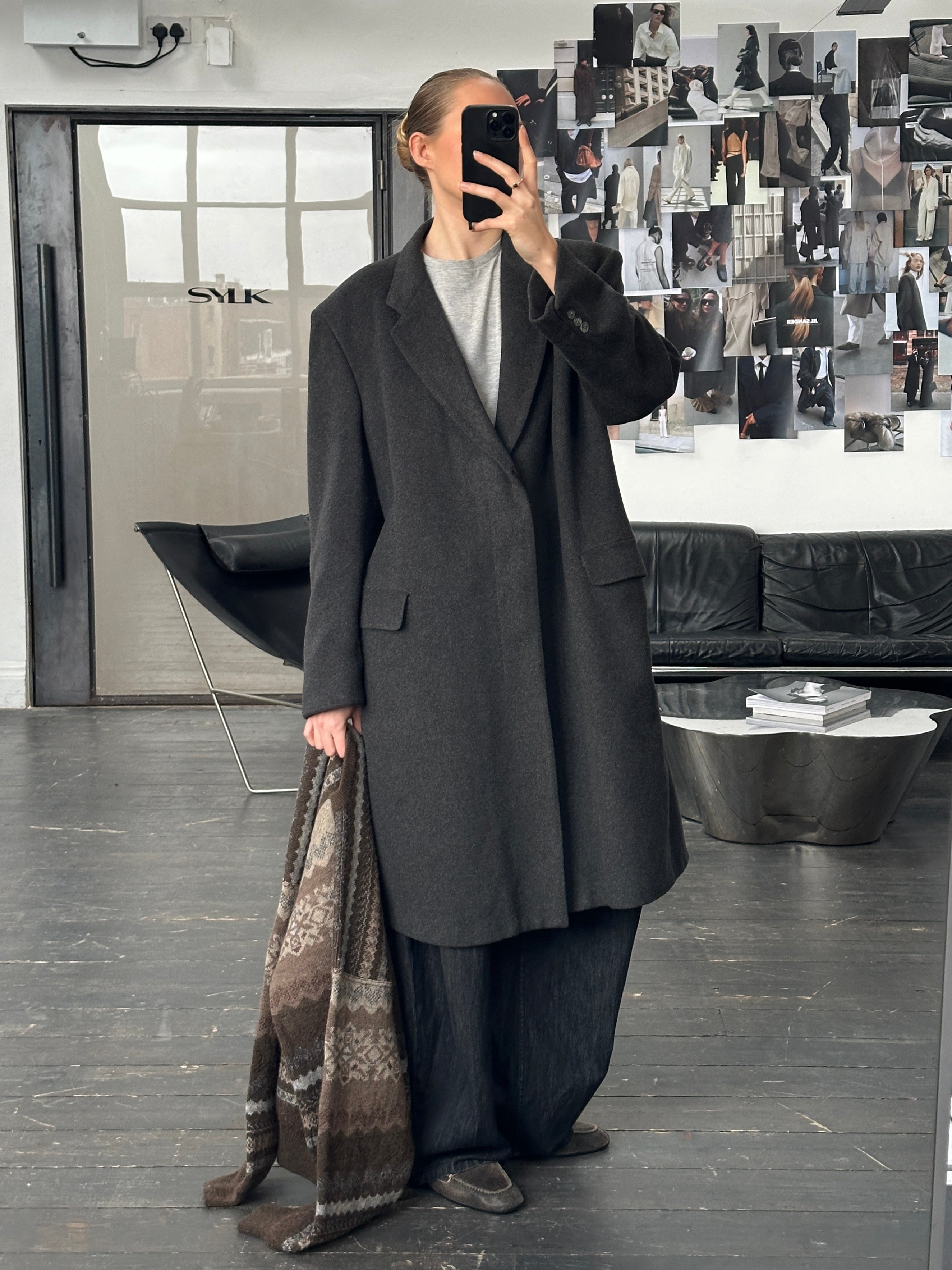 Vintage 1980s pure cashmere coat with concealed placket, XL size, featuring classic design and soft, luxurious fabric.