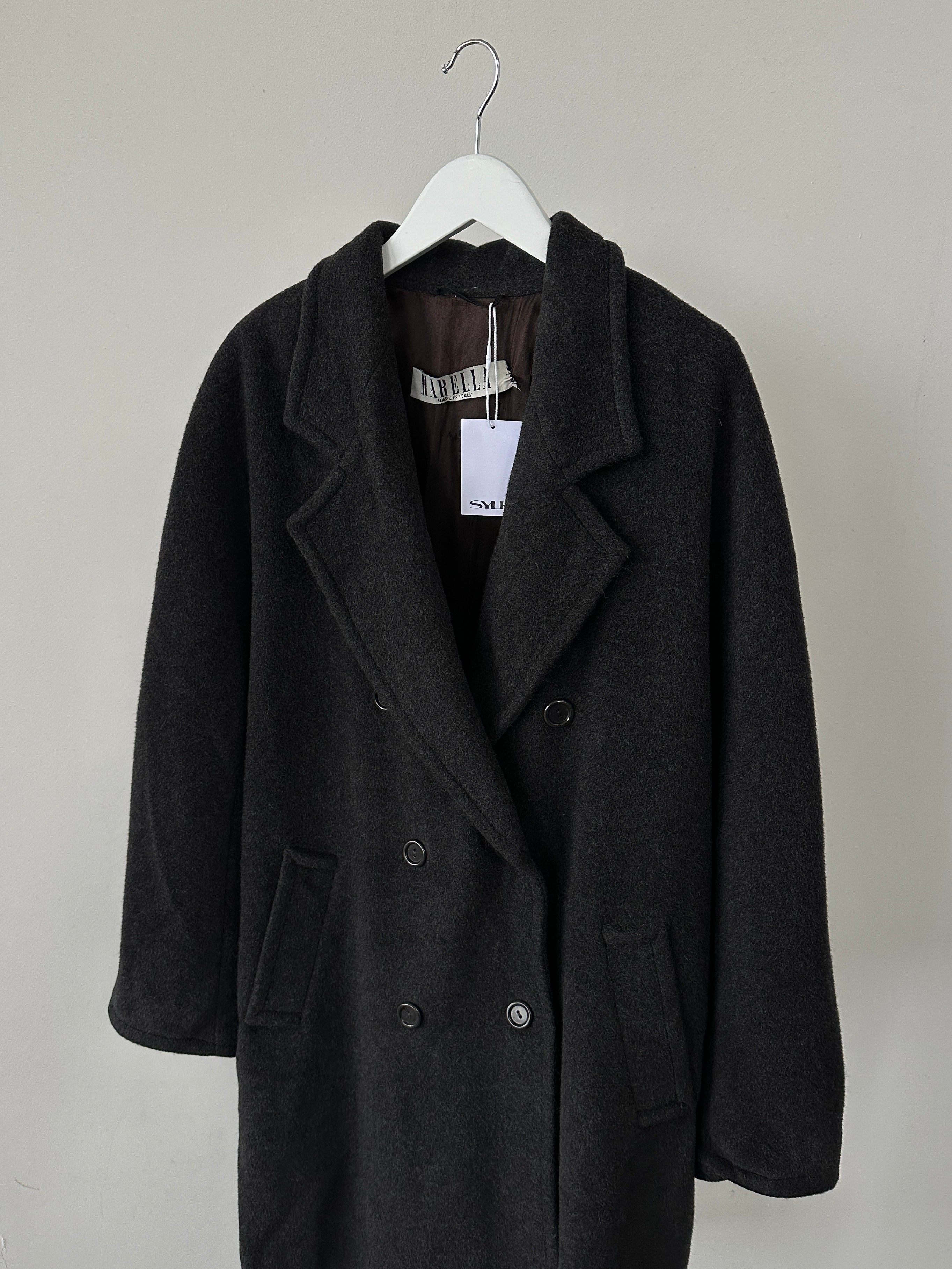 Marella wool and cashmere double-breasted coat in XL, featuring a classic design and tailored fit.