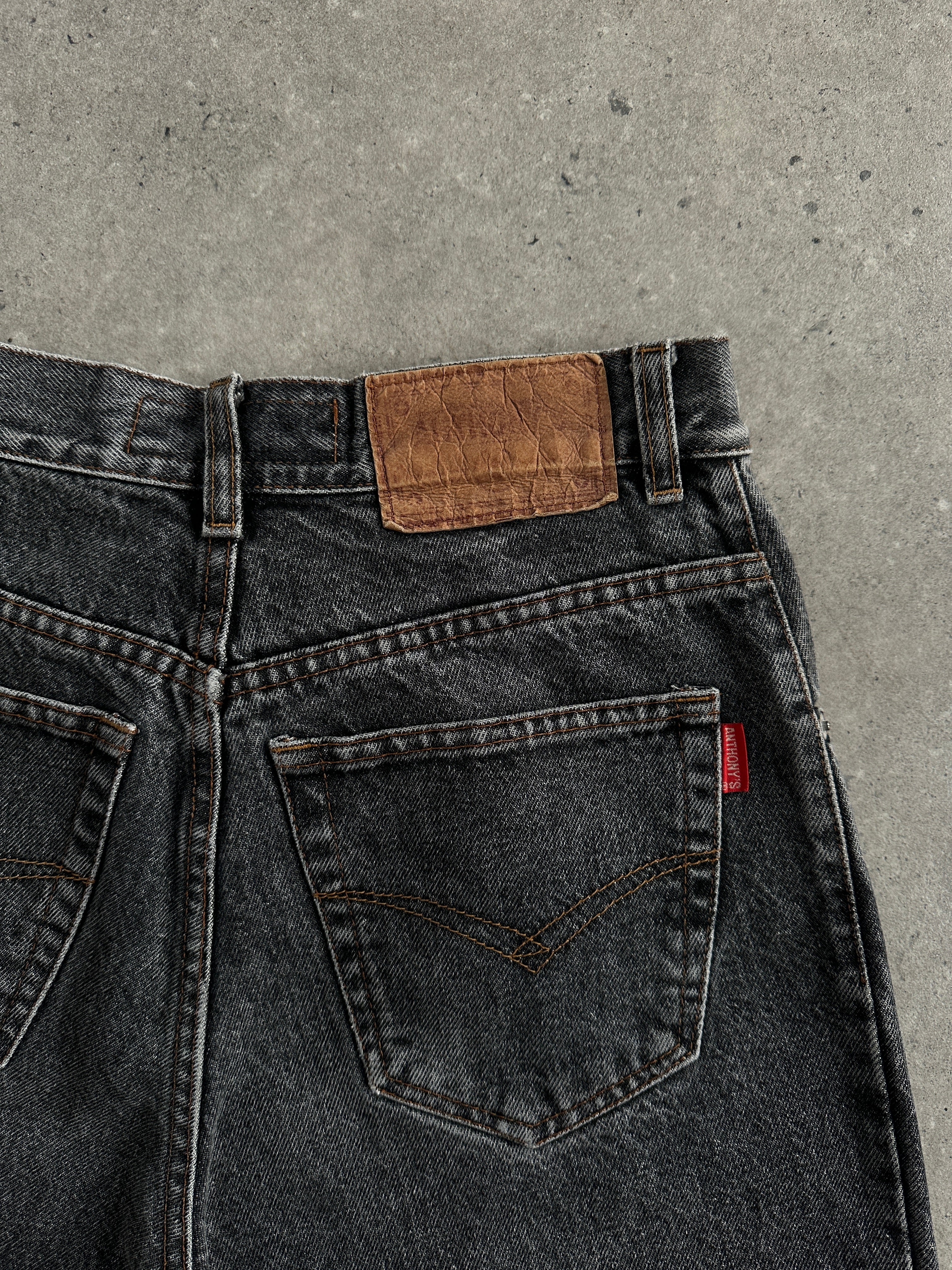 Vintage Italian 1990s high waisted straight leg denim jeans, W28, with classic blue wash and vintage stitching details.