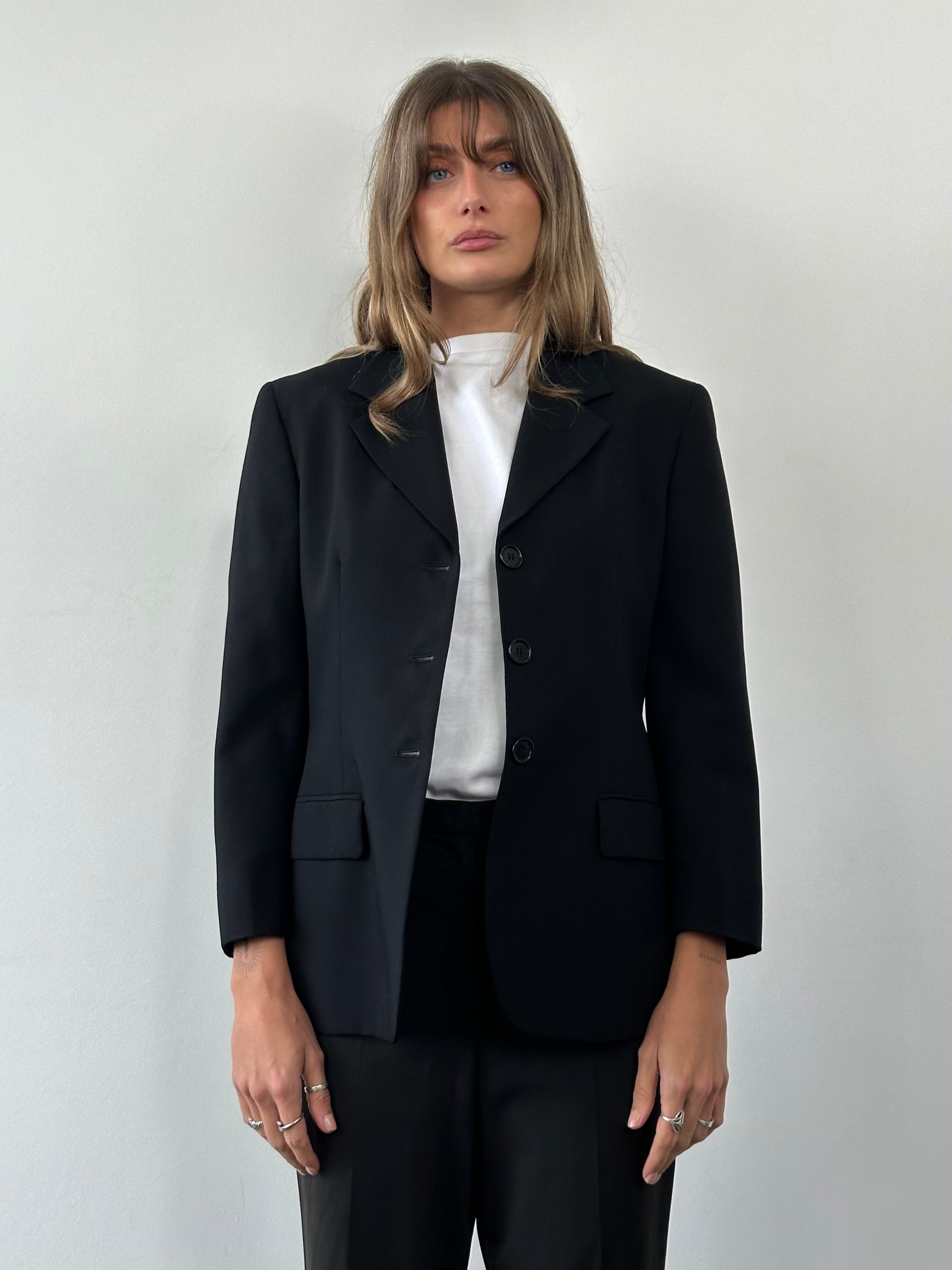 Max Mara wool mohair lightweight single-breasted blazer in size S, shown in a tailored fit with classic lapels and neutral color.