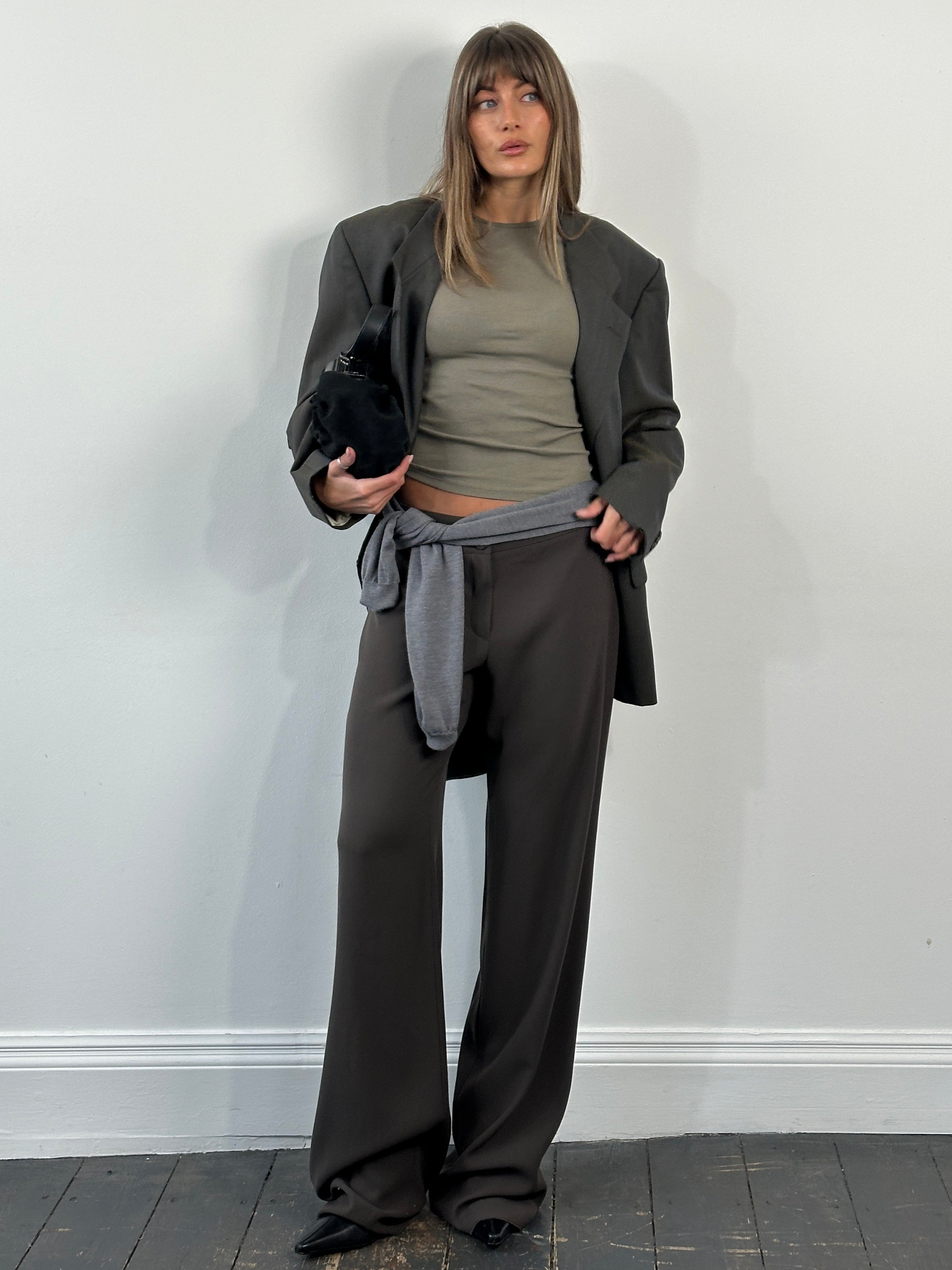 Armani Collezioni 2000s pure wool wide-leg tailored trousers in size W32, featuring a classic fit and neutral color.
