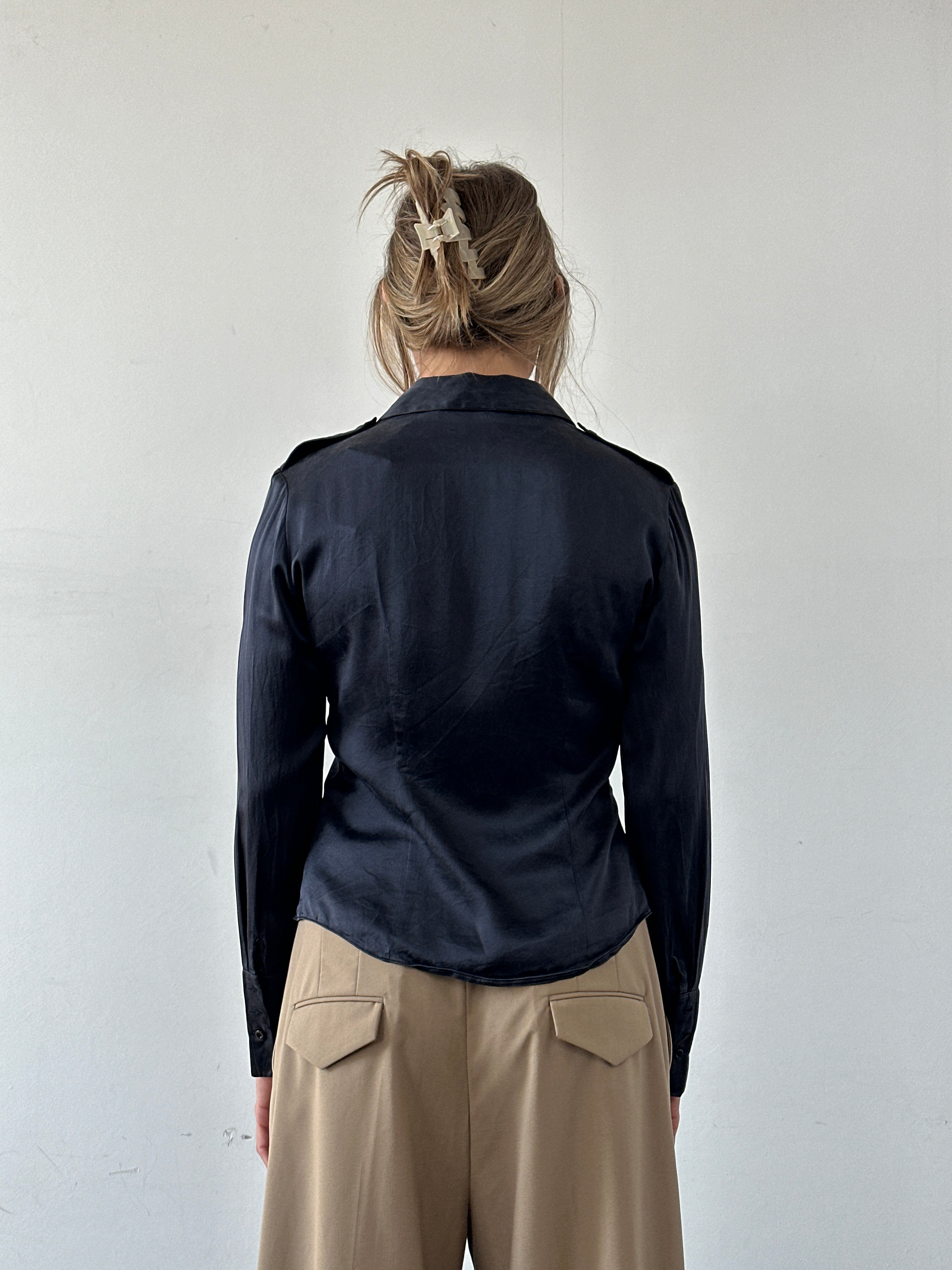 Vintage Italian vintage pure silk fitted shirt in size S, showcasing elegant fabric and tailored design.