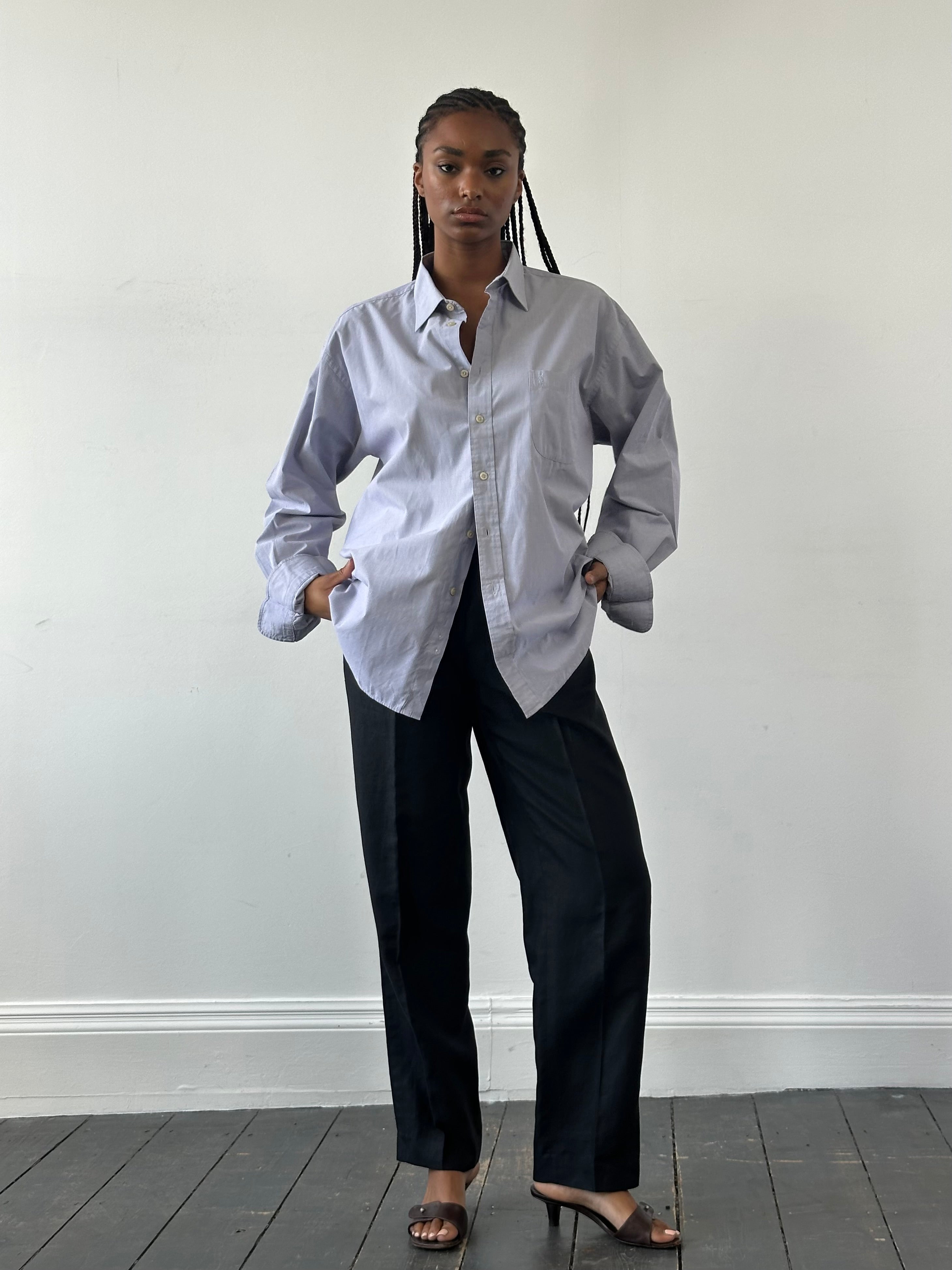 Gianni Versace 1980s linen high-waisted trousers in W24, beige color, with tailored fit and classic design details.