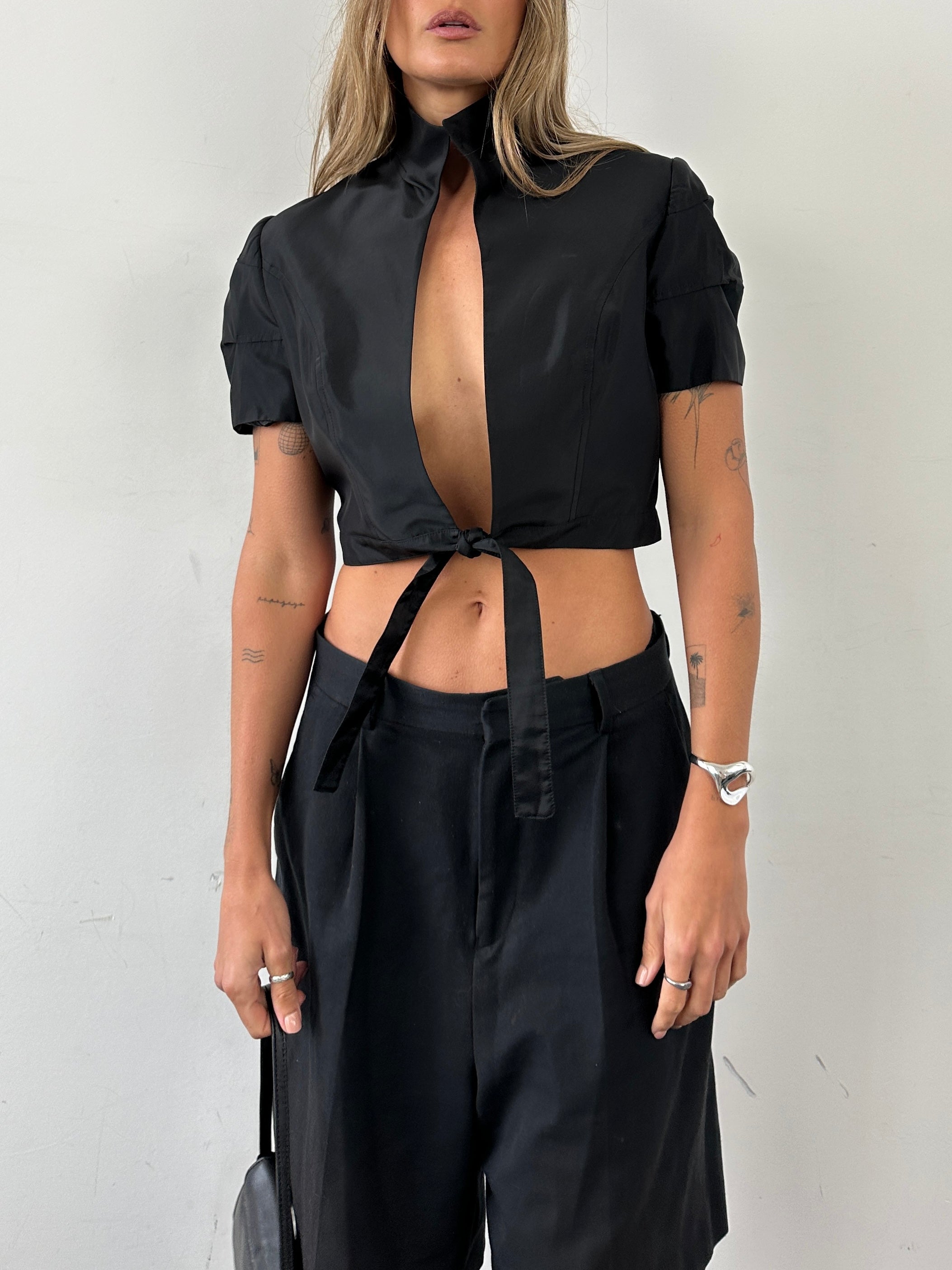 Vintage Italian cropped wrap blazer top, stylish S/M size, featuring tailored fit and classic design with elegant lapels.