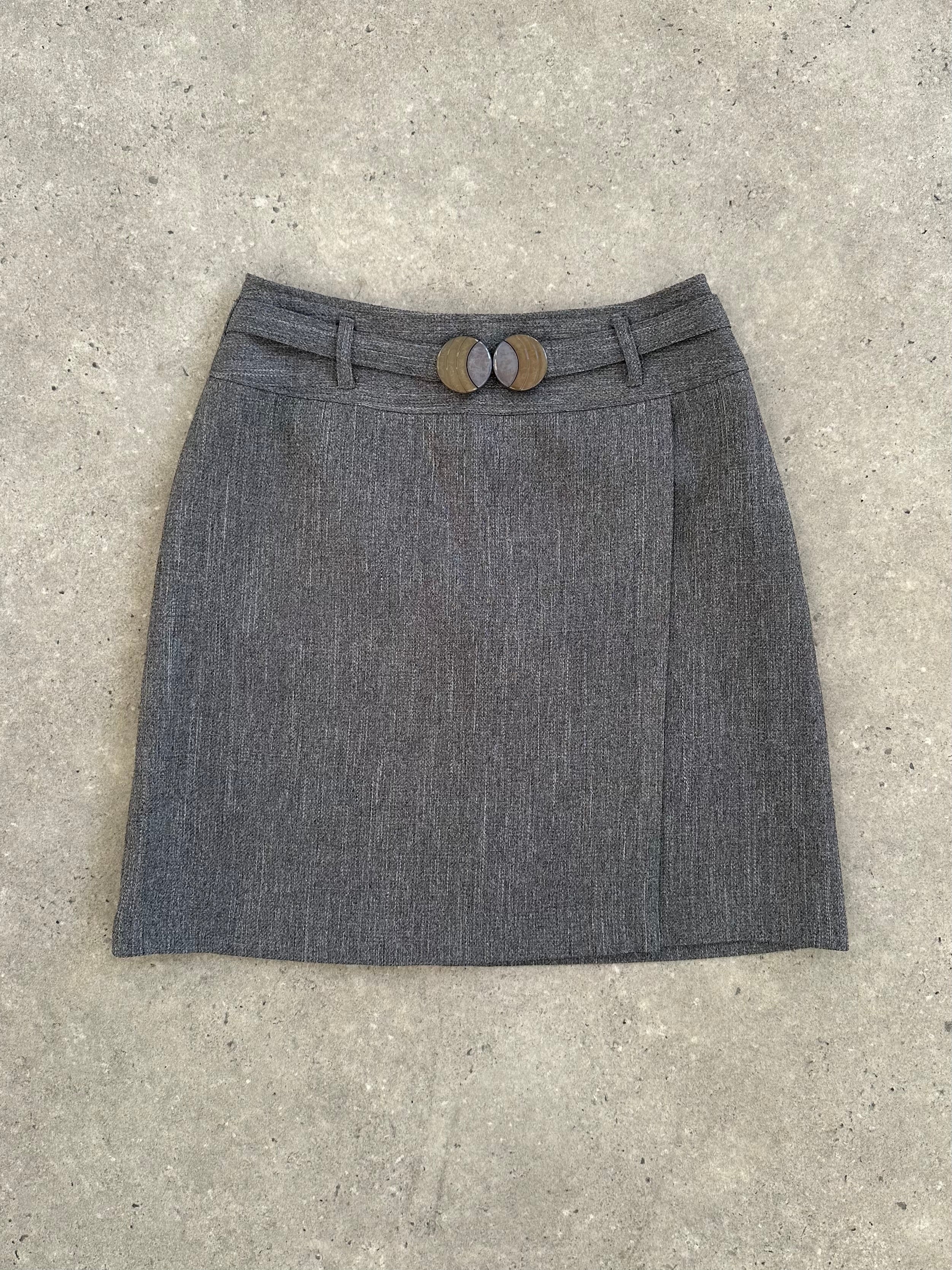 Italian vintage 1990s mini skirt by Vintage, featuring classic design and stylish fit, shown in the image.