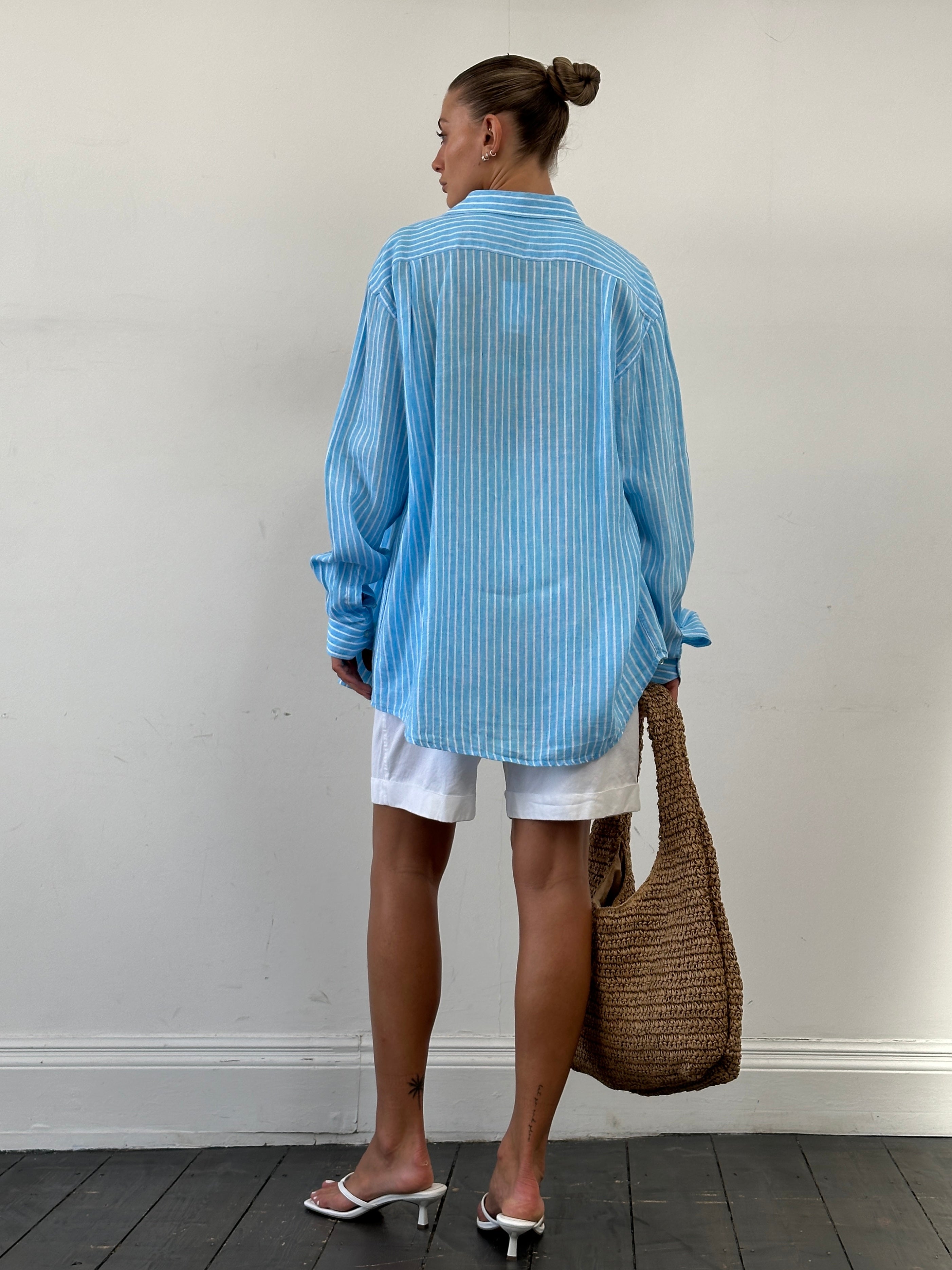 Italian Vintage pure linen stripe shirt in XL, featuring a classic design with blue and white vertical stripes.