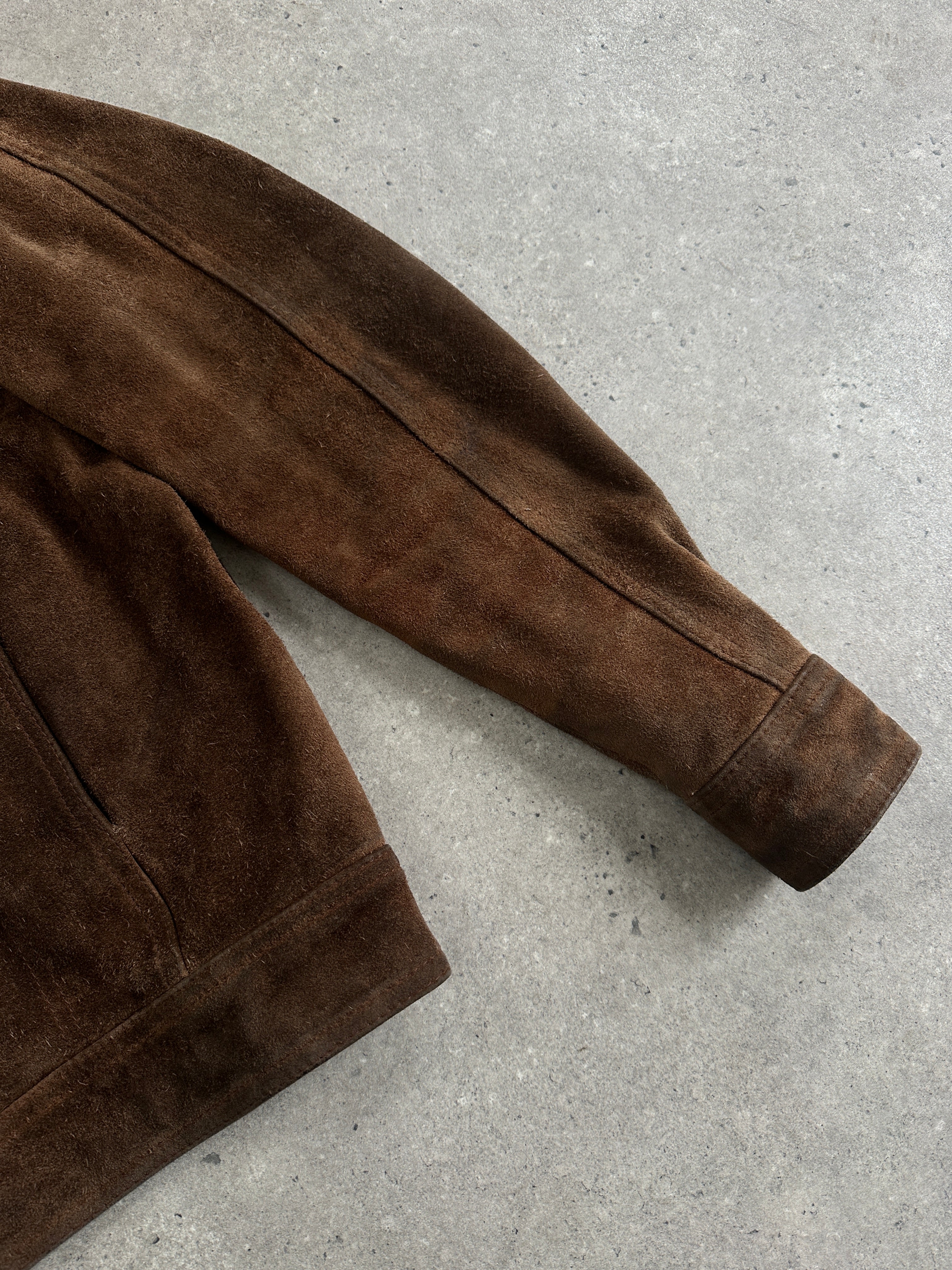 Vintage Dagger Collar Suede Jacket, size L, showing the soft tan suede fabric and stylish dagger collar design.