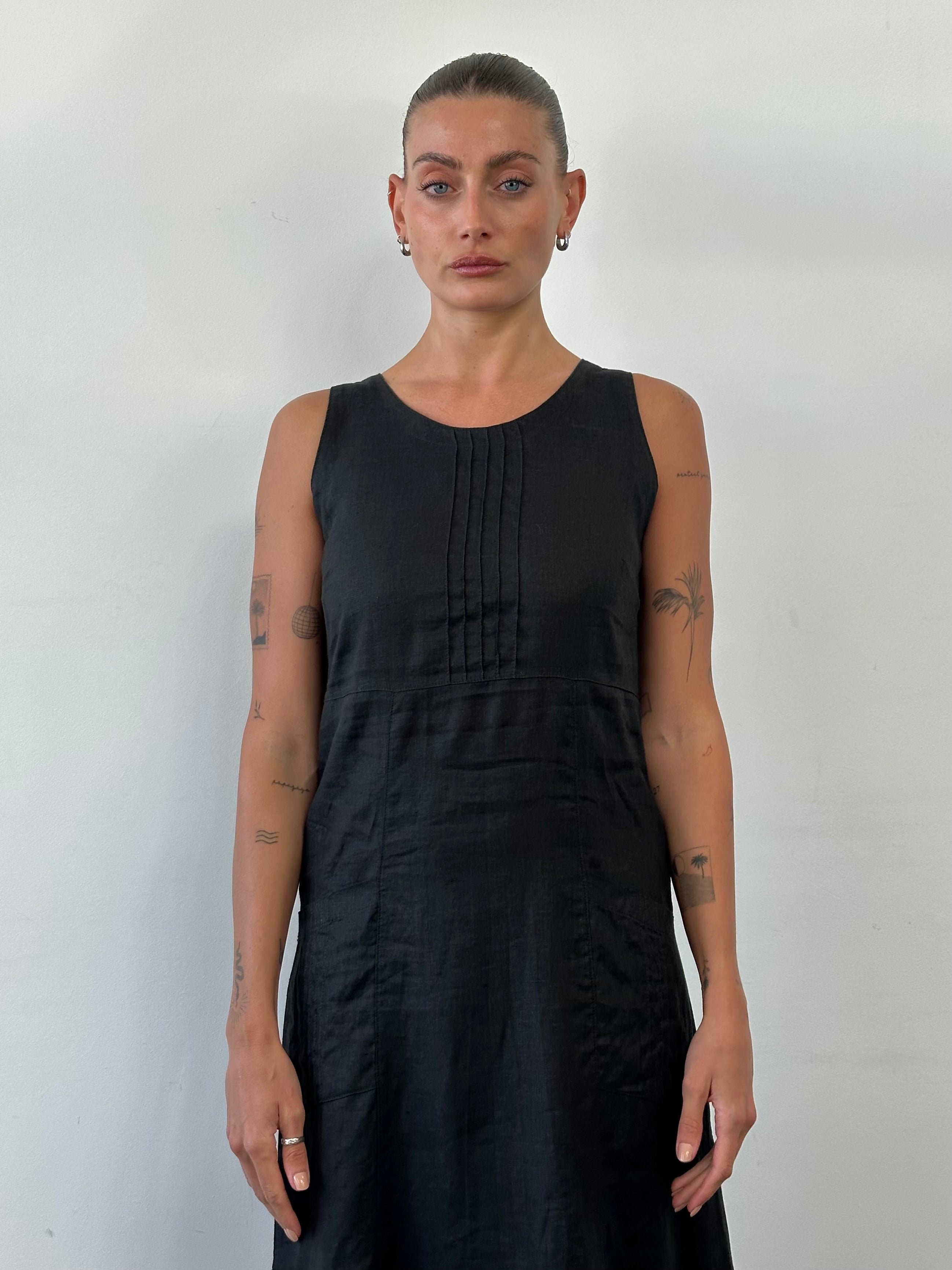 Vintage pure linen maxi dress in size S, featuring a flowing silhouette and classic design, perfect for casual or elegant wear.