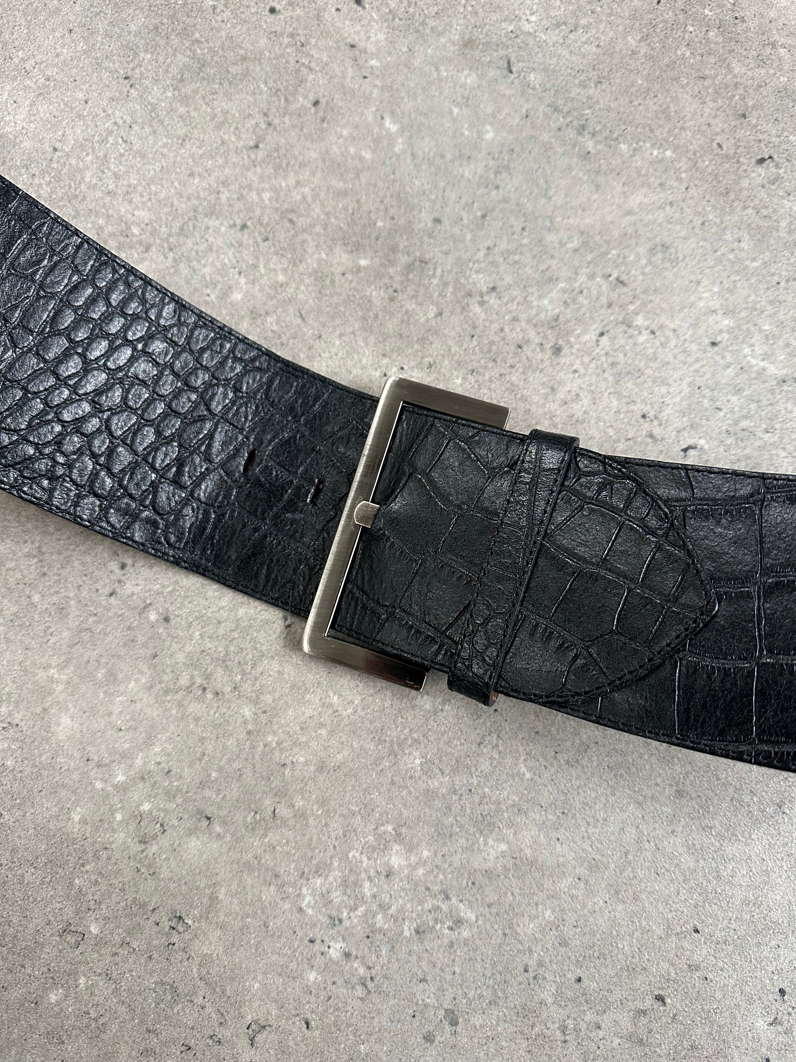 Vintage 1990s square buckle leather chunky belt, size W34-36, with distressed brown leather and bold square metal buckle.