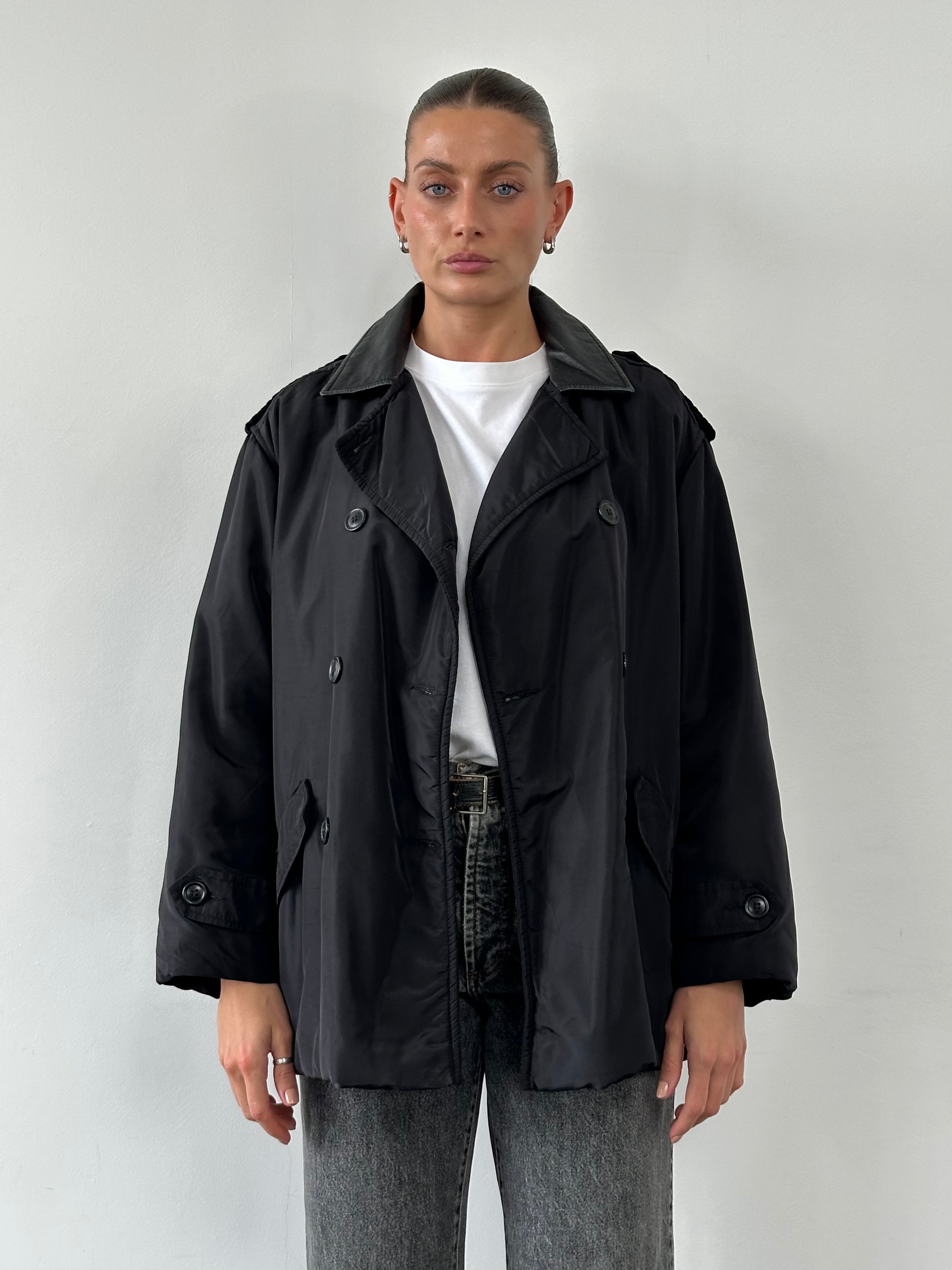 Marella cropped double-breasted trench coat in beige, featuring a classic collar, button details, and tailored fit.