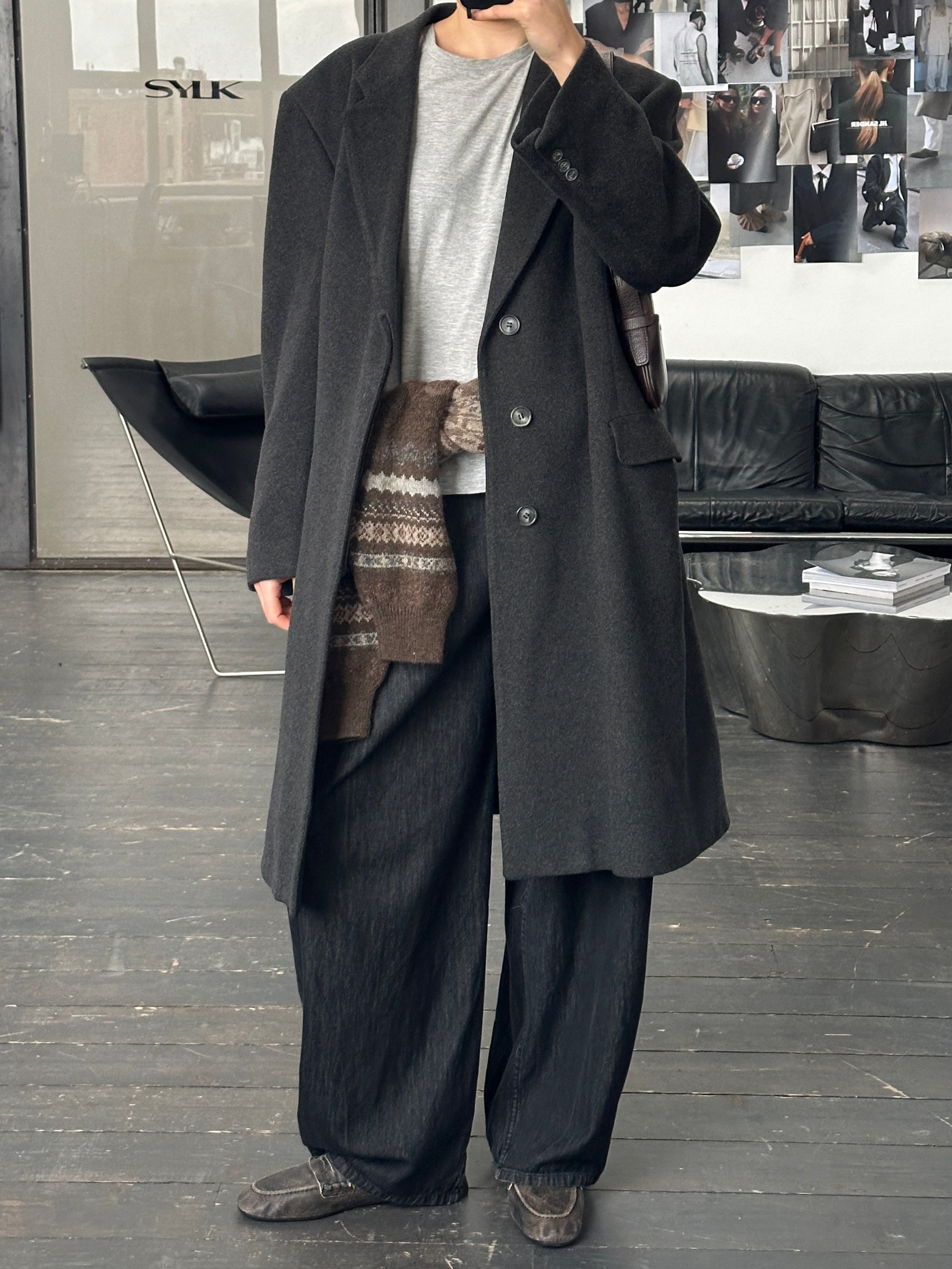 Vintage 1980s pure cashmere coat with concealed placket in XL, featuring a classic design and soft textured fabric.