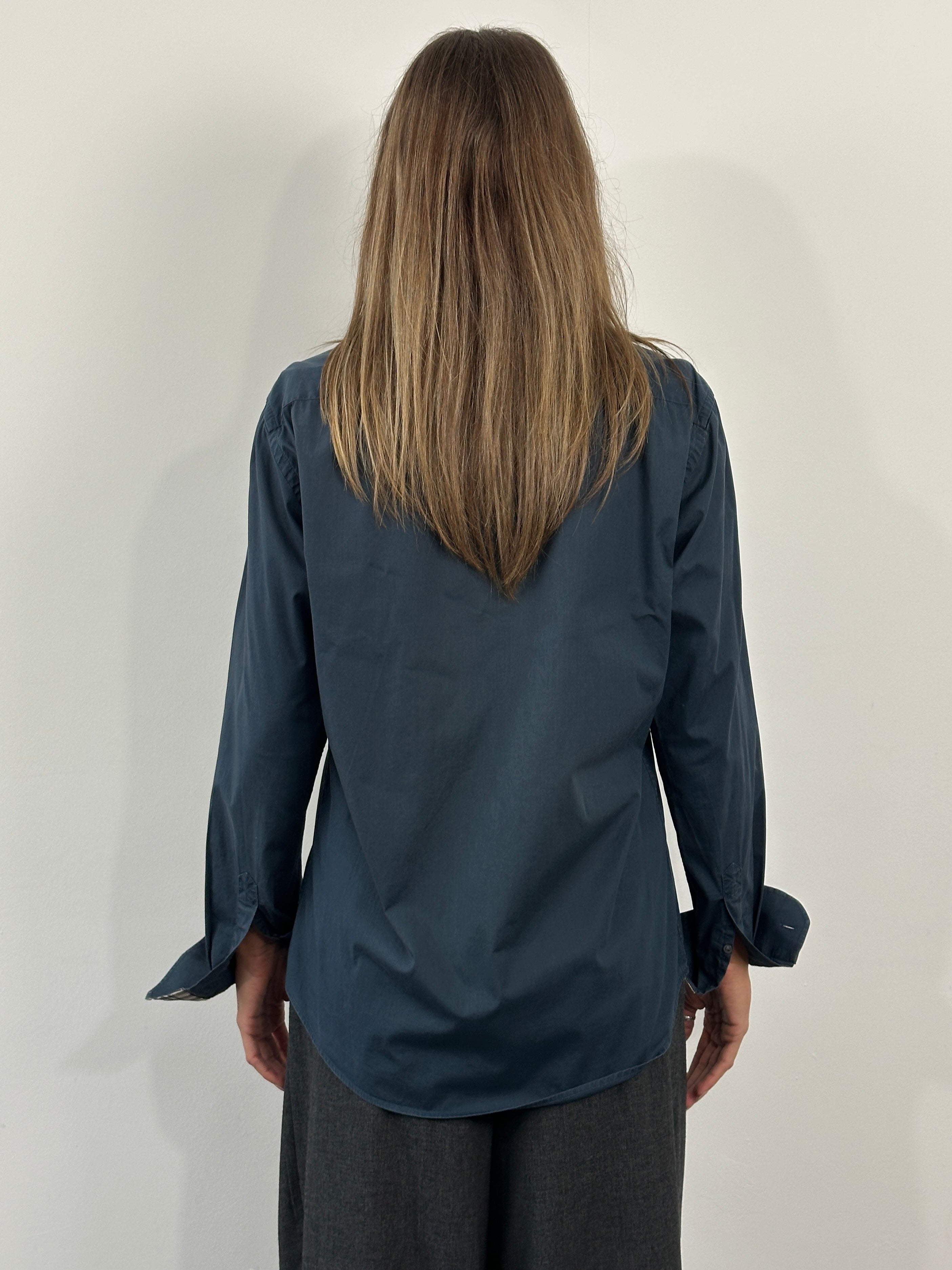 Burberry London 2000s cotton logo shirt in size M, featuring classic Burberry branding and a tailored fit.