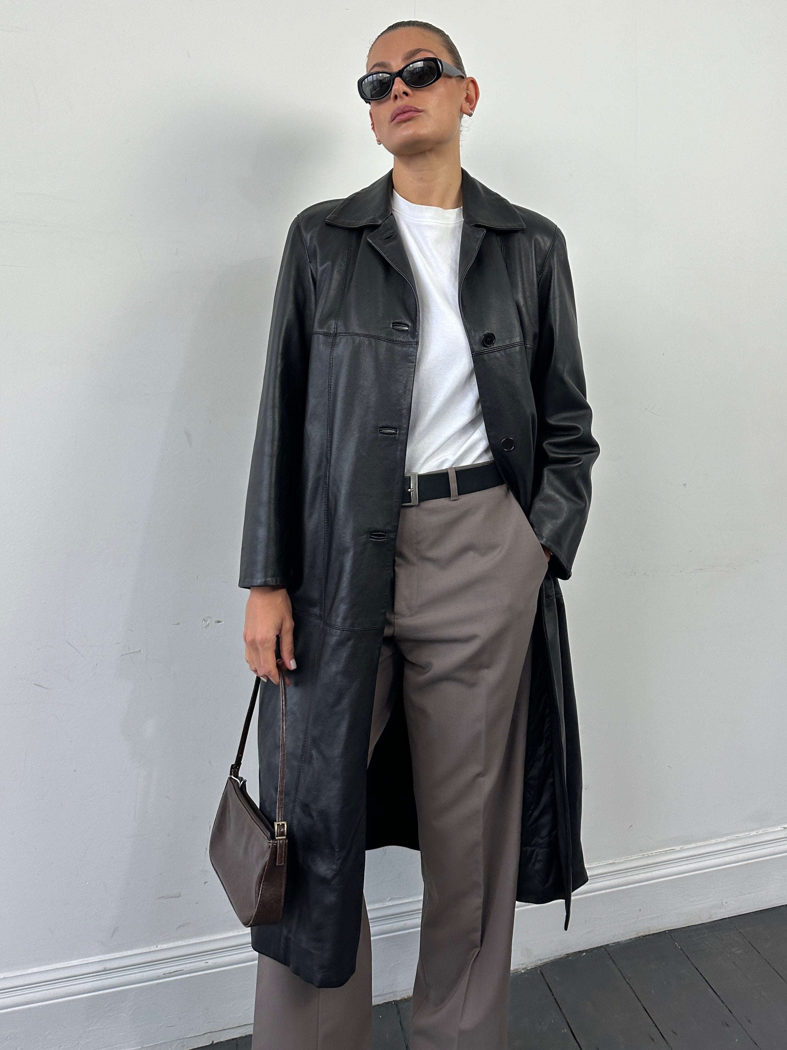 Conbipel smooth leather trench coat in size L, stylish jacket with sleek finish, perfect for a sophisticated look.