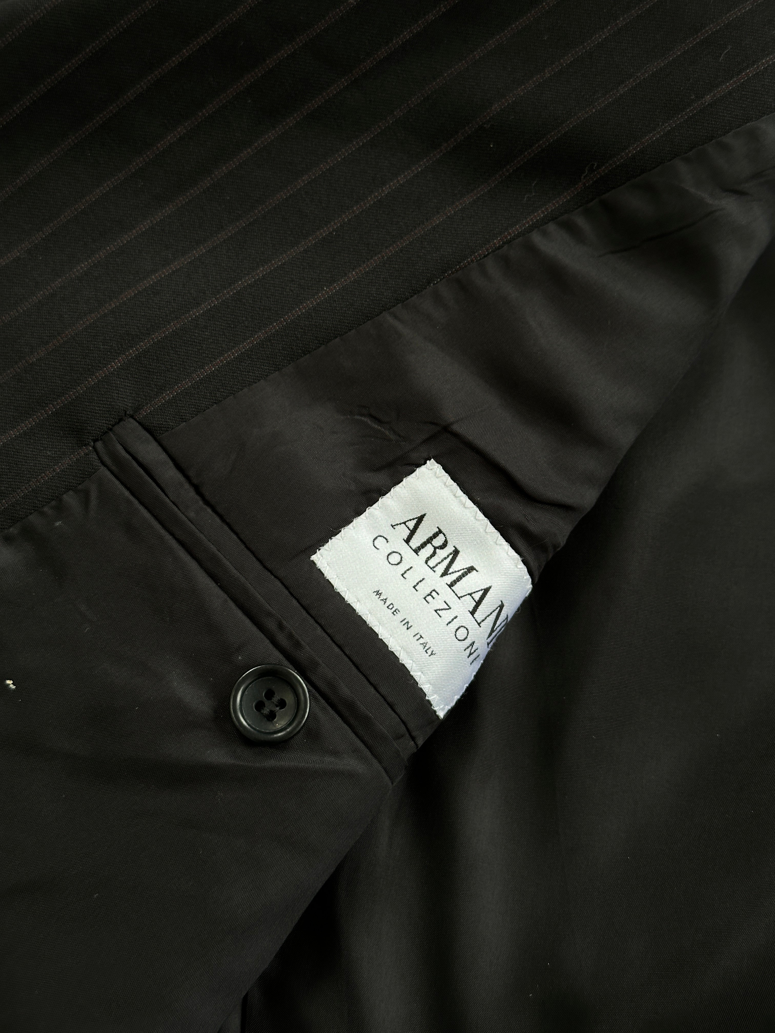 Armani Collezioni pinstripe pure wool single-breasted blazer in size 40R/L, featuring classic notch lapels and tailored fit.