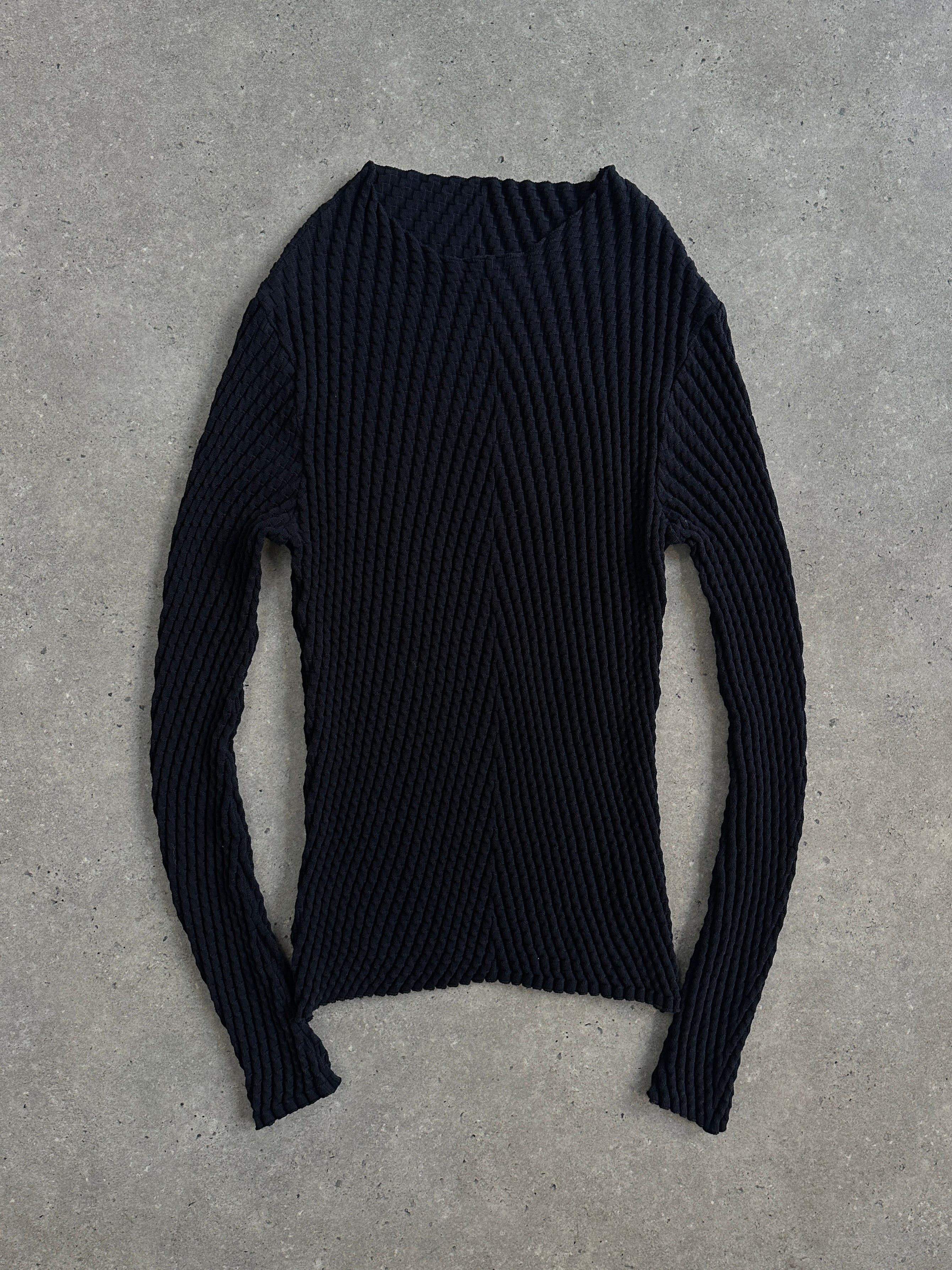 Emporio Armani textured pure cotton knit jumper in size large/extra large, featuring a stylish 2000s design and classic craftsmanship.