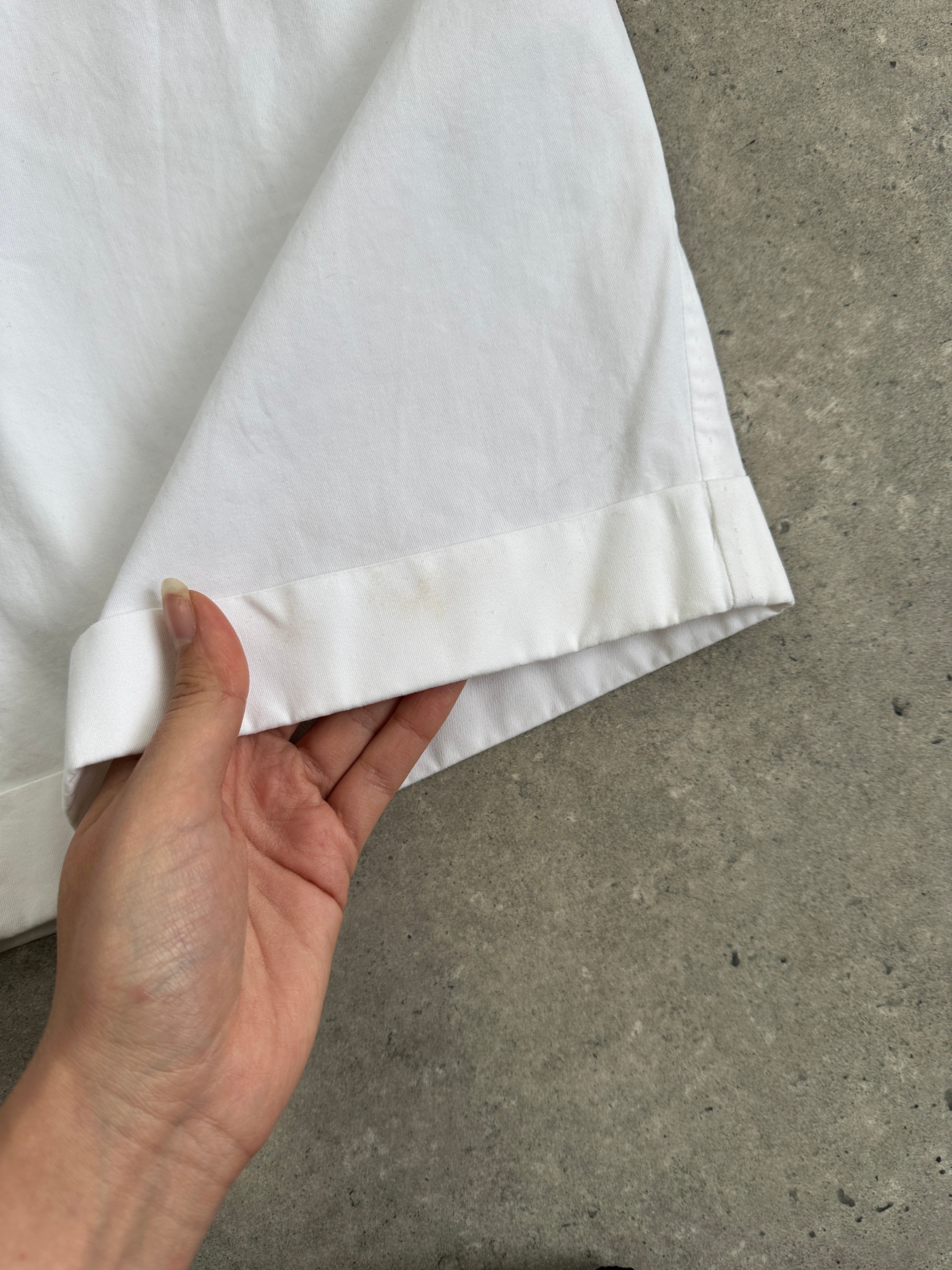 Max Mara high-waisted Bermuda shorts in pure cotton, W26, with a tailored fit and classic design.