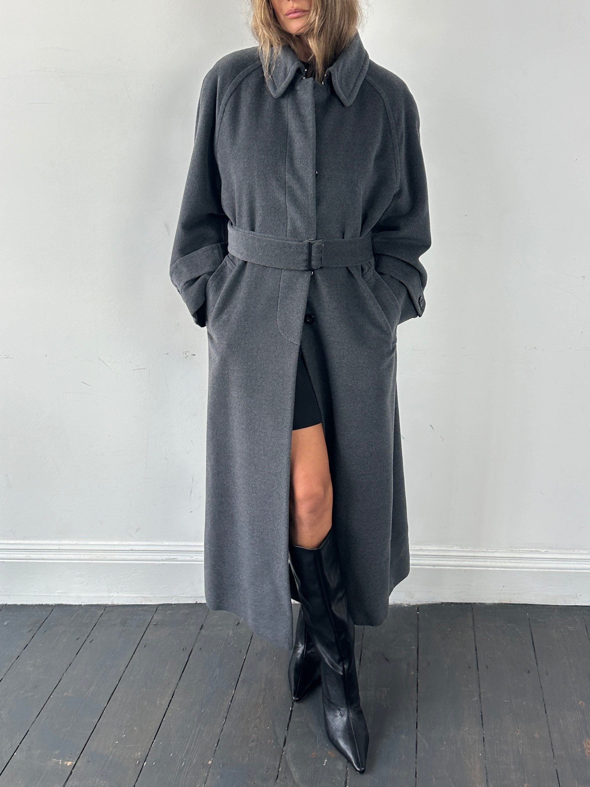 Vintage British vintage pure wool floor-length belted coat in size L, classic design with a tailored fit and timeless style.