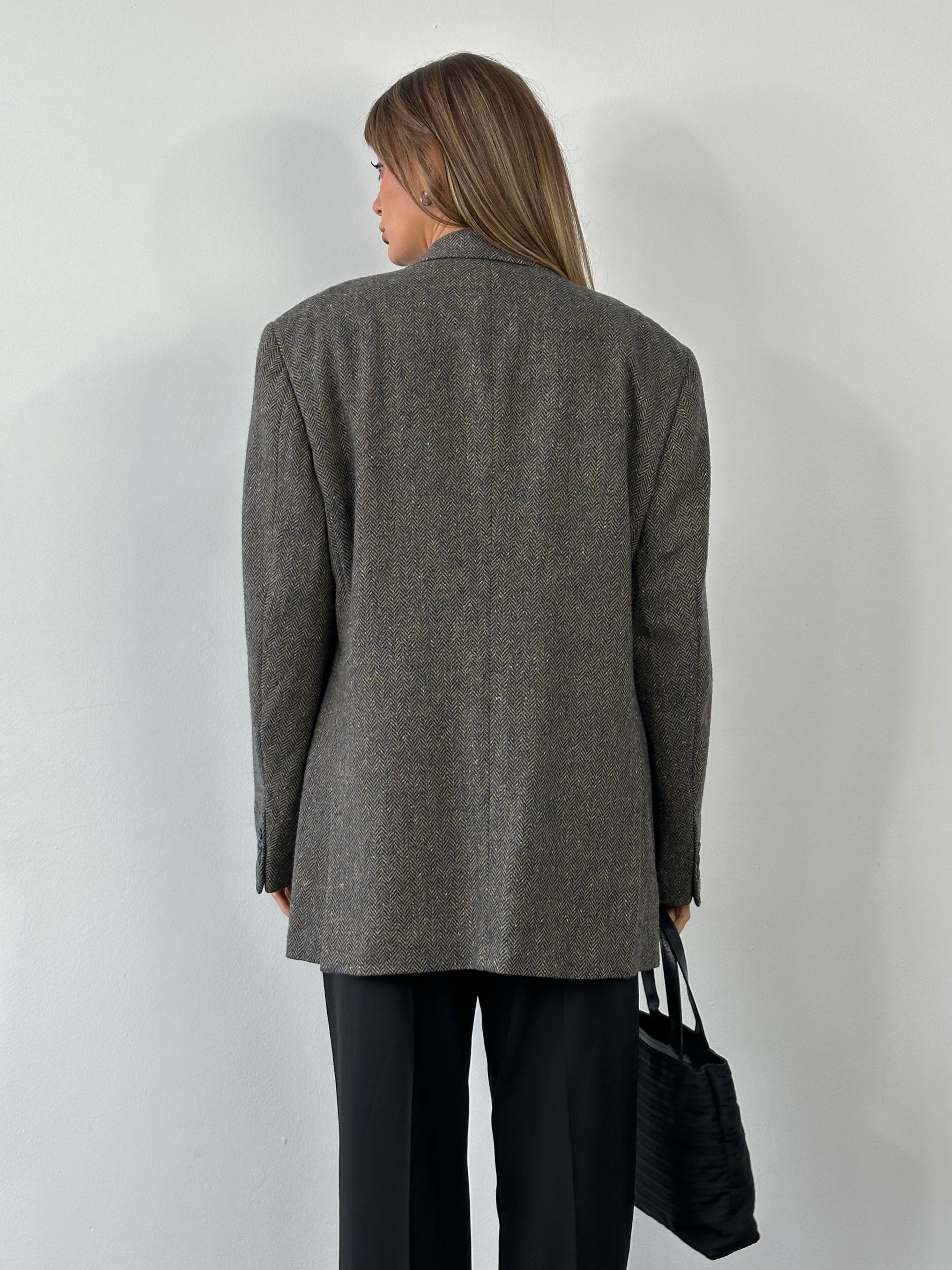 Burberry 1990s herringbone wool blazer, single-breasted, size 42R/XL, featuring classic tailored fit and beige pattern.