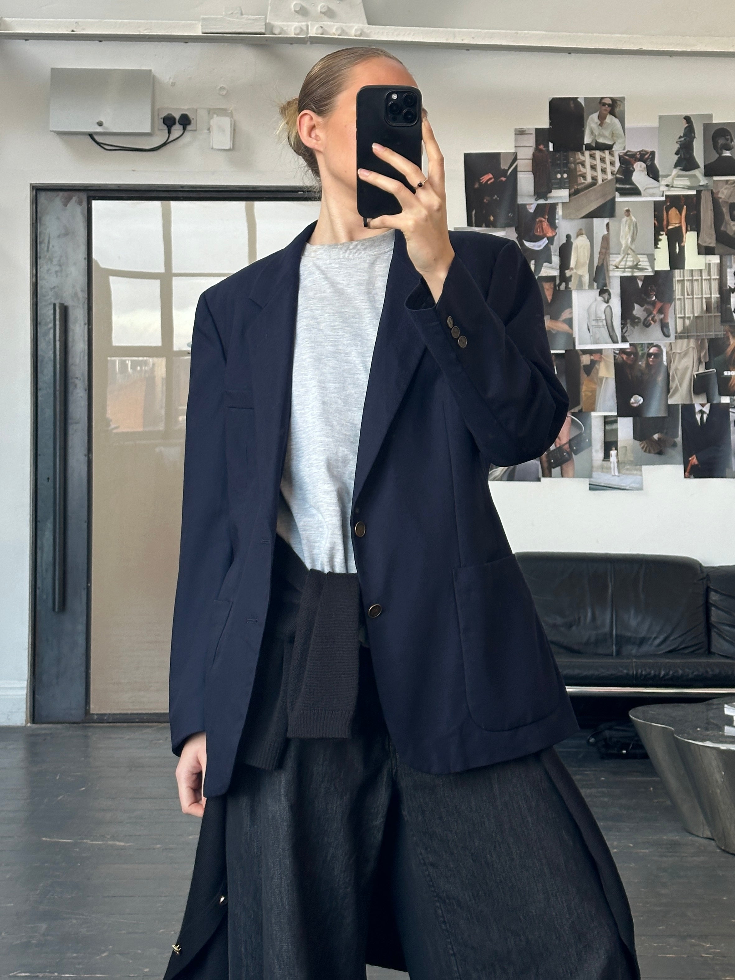 Yves Saint Laurent 1990s men's pure wool bespoke button blazer, size 42R/L, in classic tailored style with lapel collar.