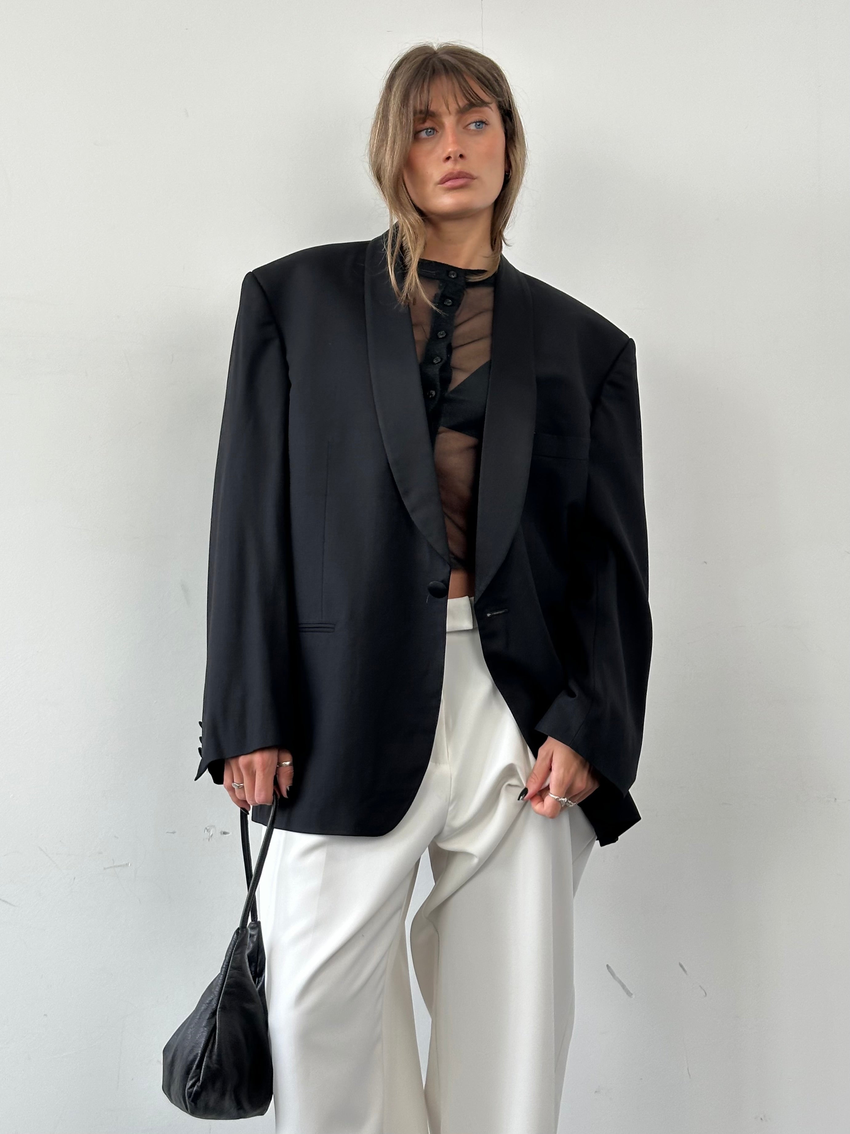 Vintage Italian vintage pure wool blazer tuxedo style in size 46R/XXL, featuring classic lapels and tailored fit.