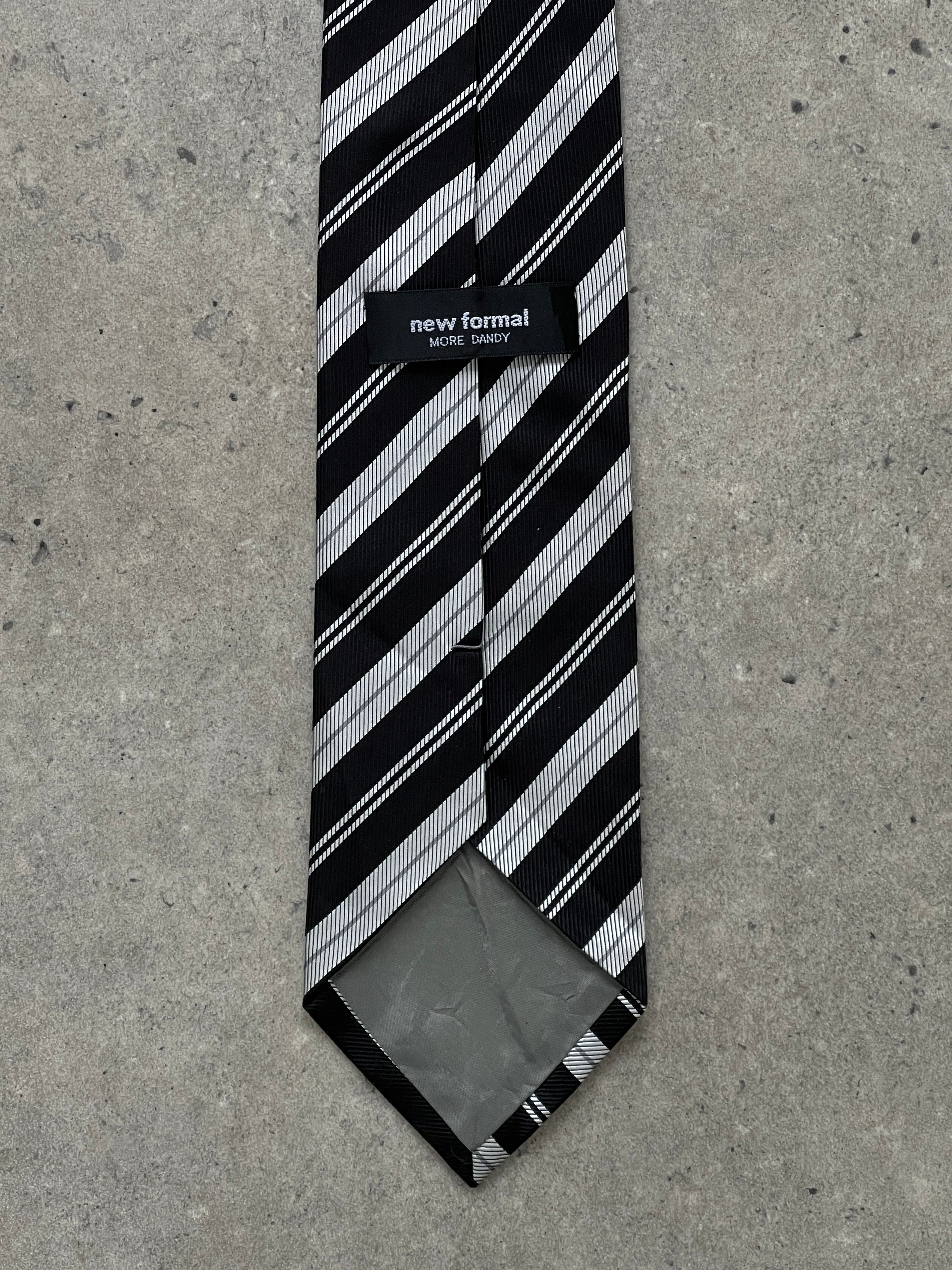 Japanese vintage 2000s pure silk diagonal stripe tie with classic design, crafted by Vintage brand.