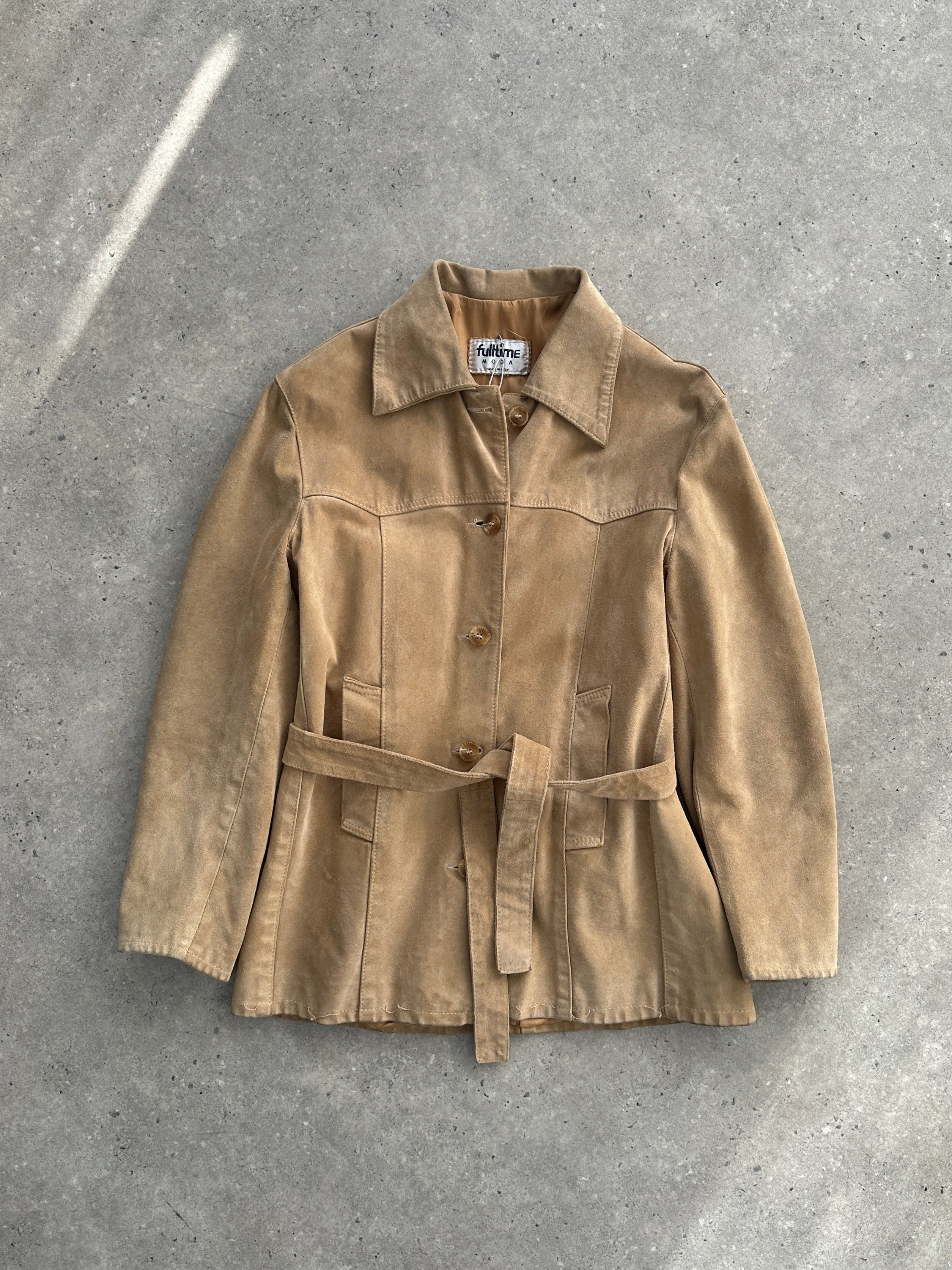 Vintage Italian belted suede jacket in size S/M, featuring classic design and textured leather, ideal for a stylish layered look.