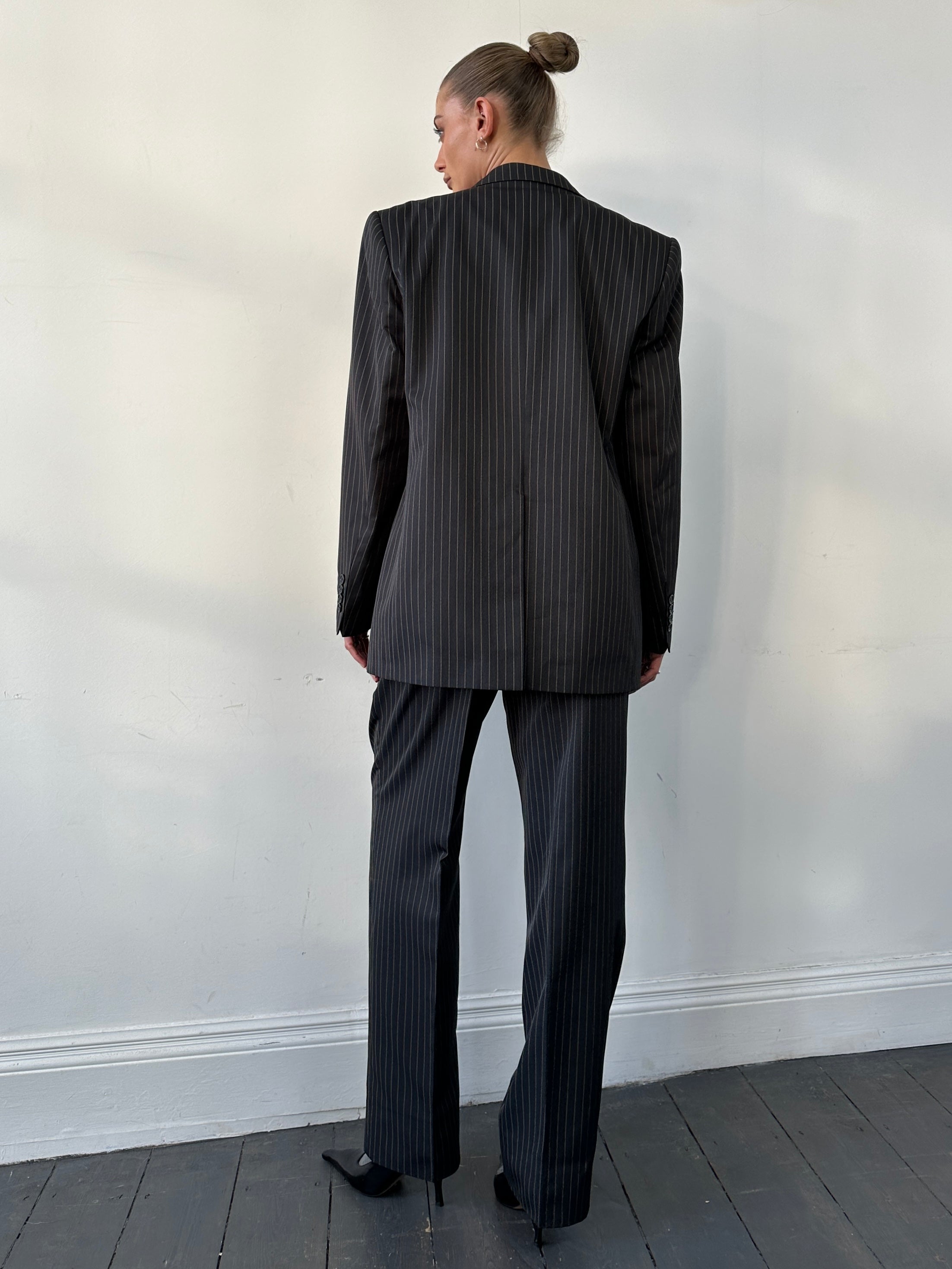 Vintage Italian vintage pinstripe cotton three-piece suit, size 40R/W32, shown on mannequin with jacket, vest, and trousers.