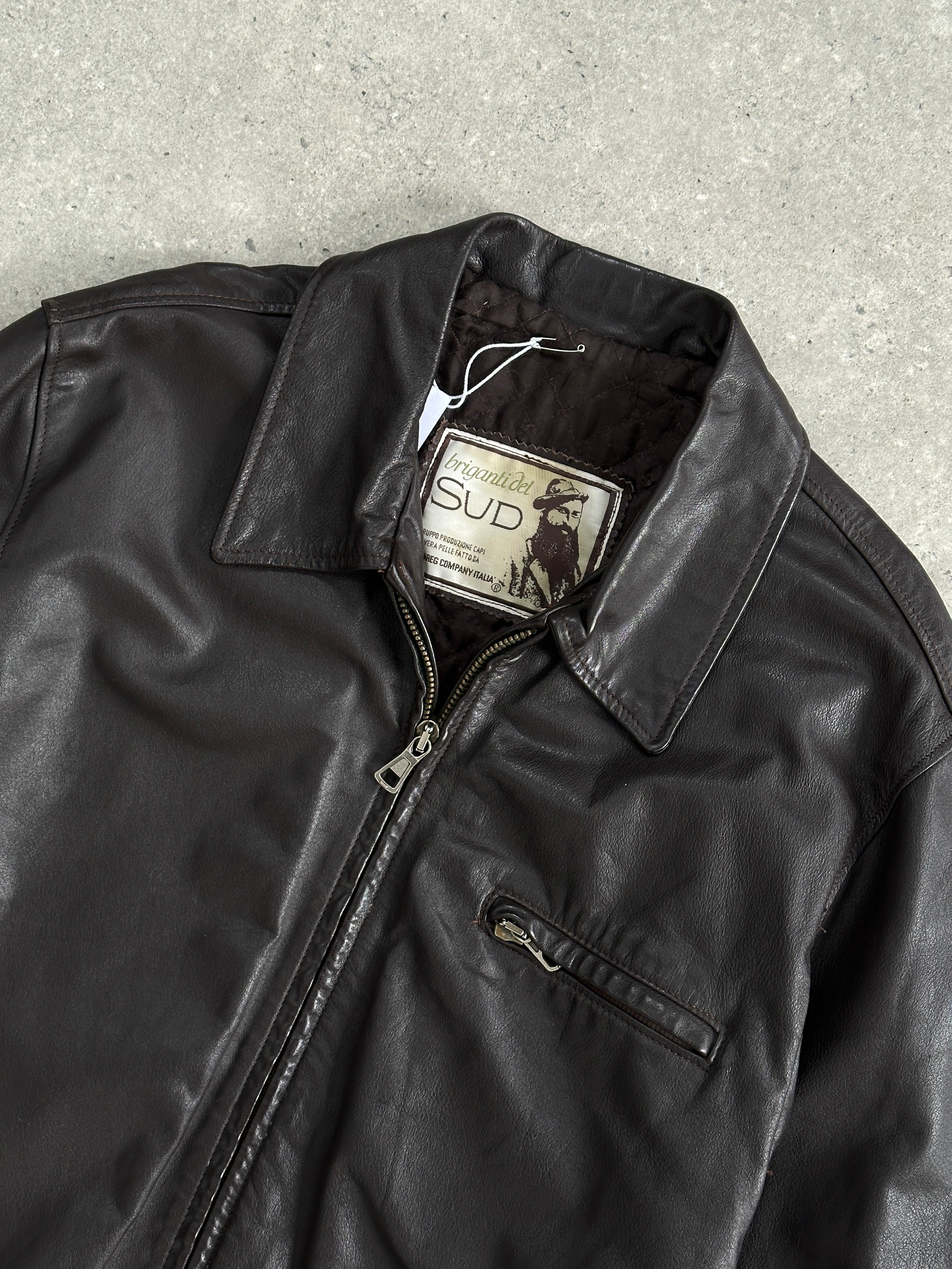 Italian Vintage Leather Jacket in size L/XL, featuring classic leather design and aged finish from the Vintage brand.