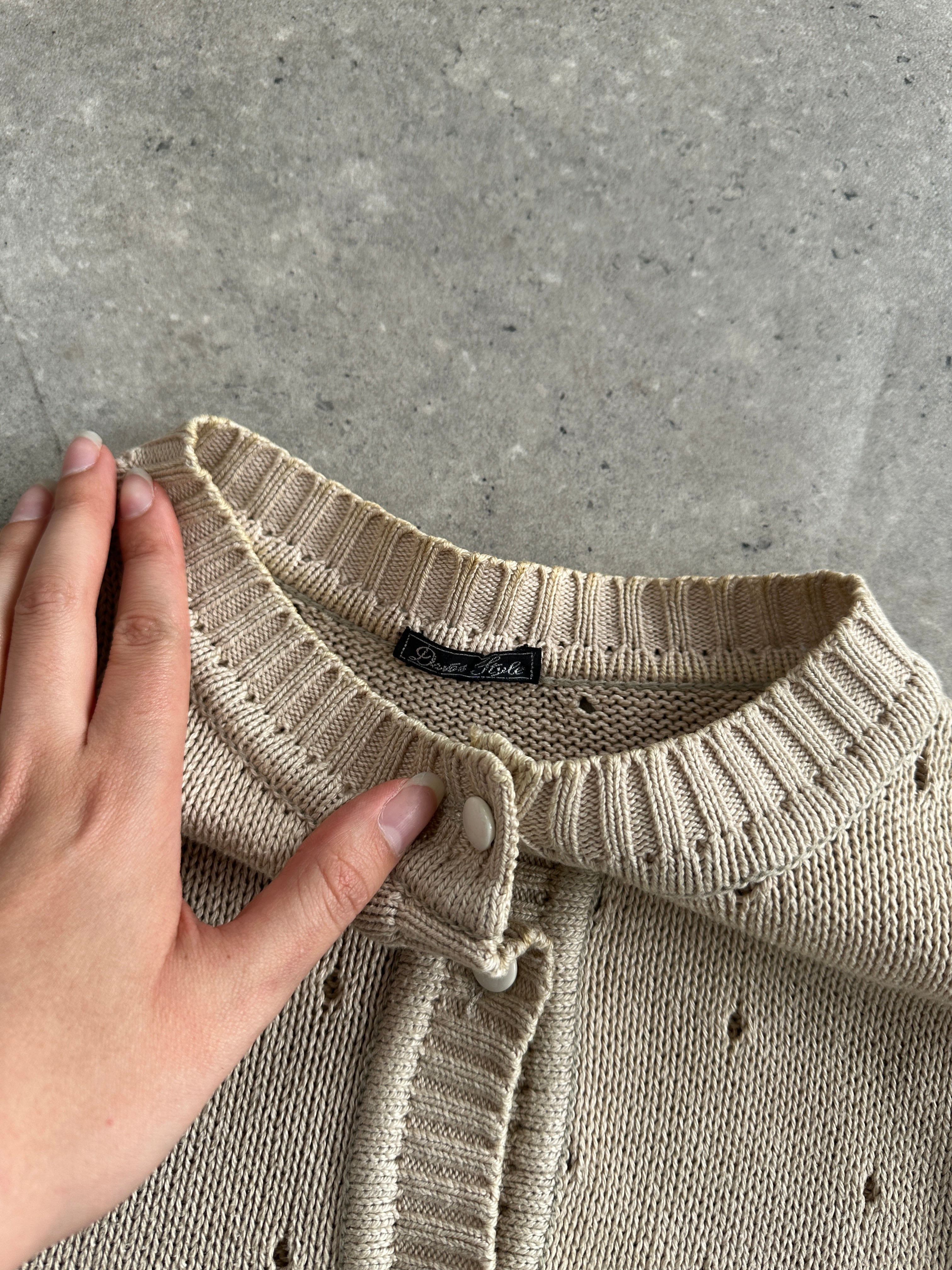 Italian vintage pure cotton cardigan in size M, featuring a classic design with button closure and ribbed cuffs.