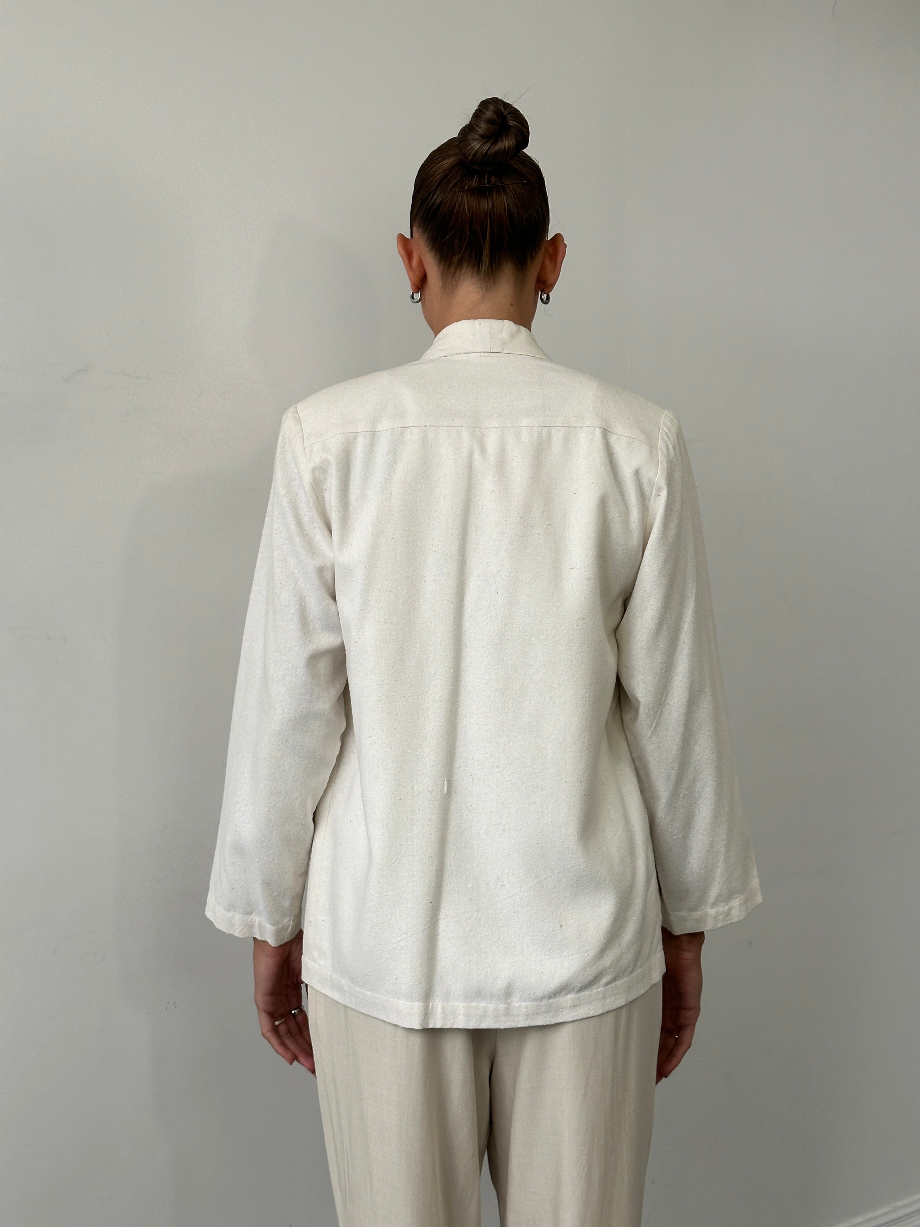 Vintage pure silk minimal blazer in S/M size, featuring a sleek, tailored design with a classic lapel and smooth fabric.