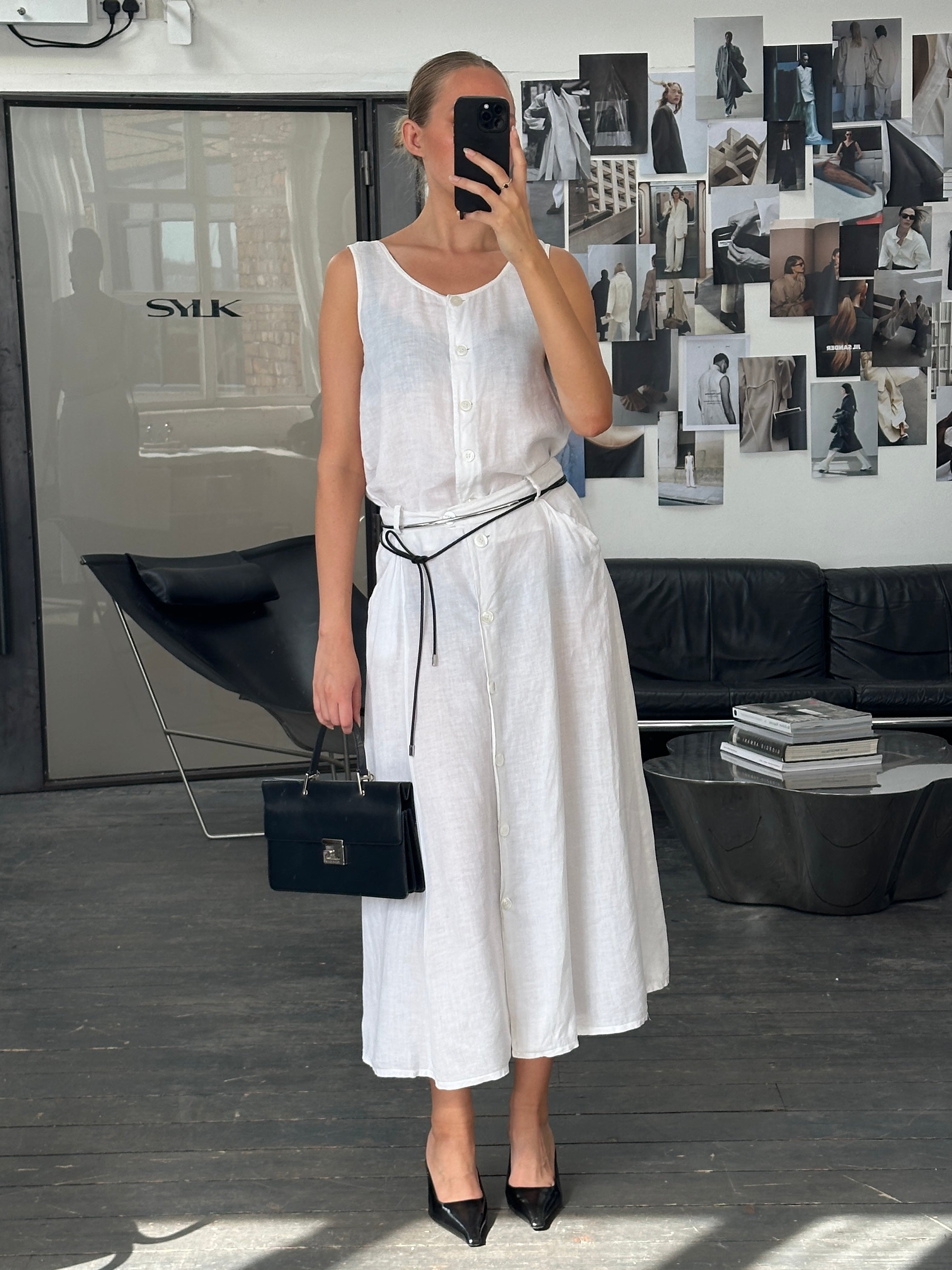Marella 2000s pure linen two-piece skirt and top set, featuring a stylish skirt and matching top in natural linen fabric.