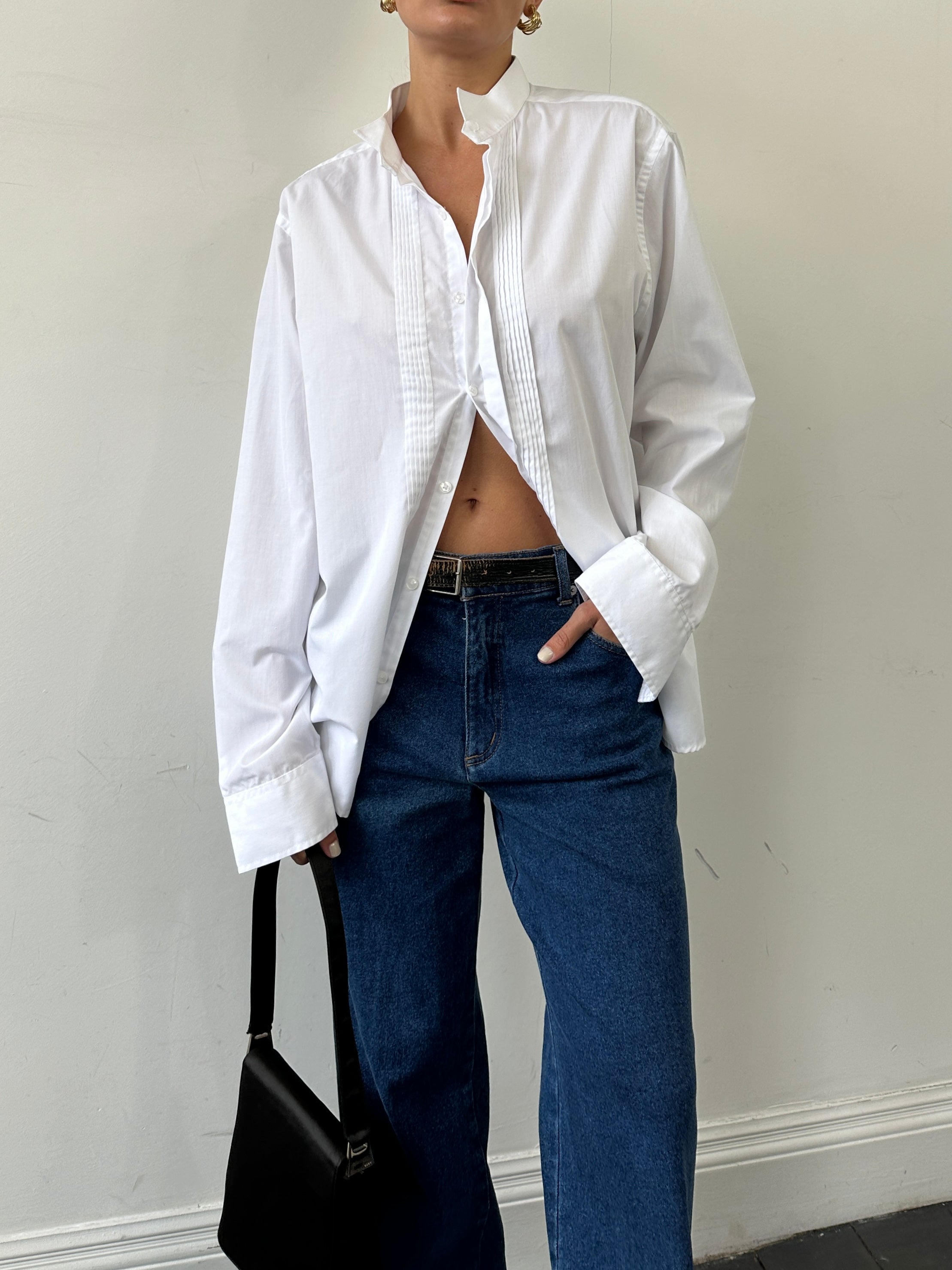 Vintage cotton pleated wing collar dress shirt in XL/XXL, featuring classic pleats and a timeless vintage design.