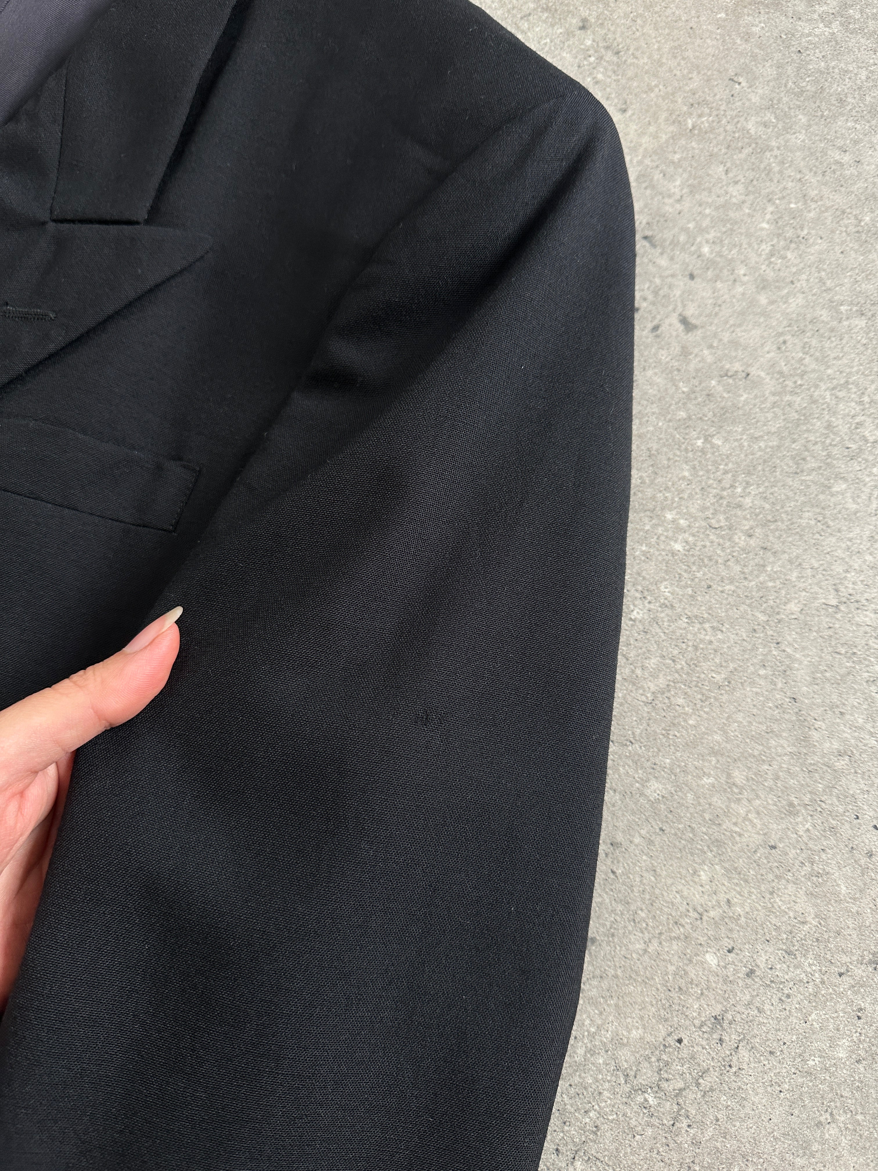 Christian Dior Monsieur 1980s pure wool double-breasted blazer in size L/40R, tailored fit with classic lapel and button details.
