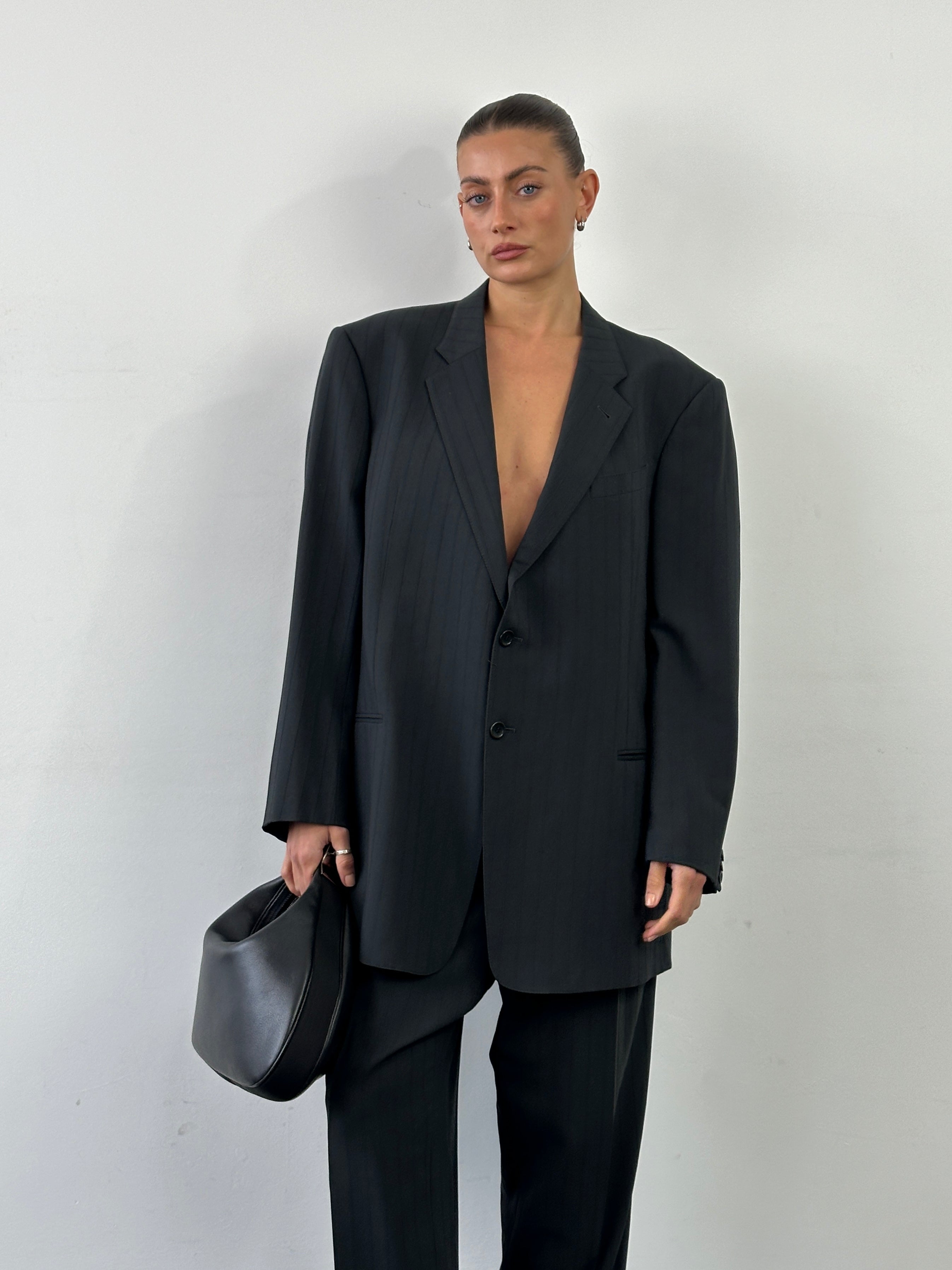 ARMANI Collezioni ブラックウール　1タック　ワイドトラウザーズ ARMANI Collezioni ブラックウール 1タック ワイドトラウザーズ