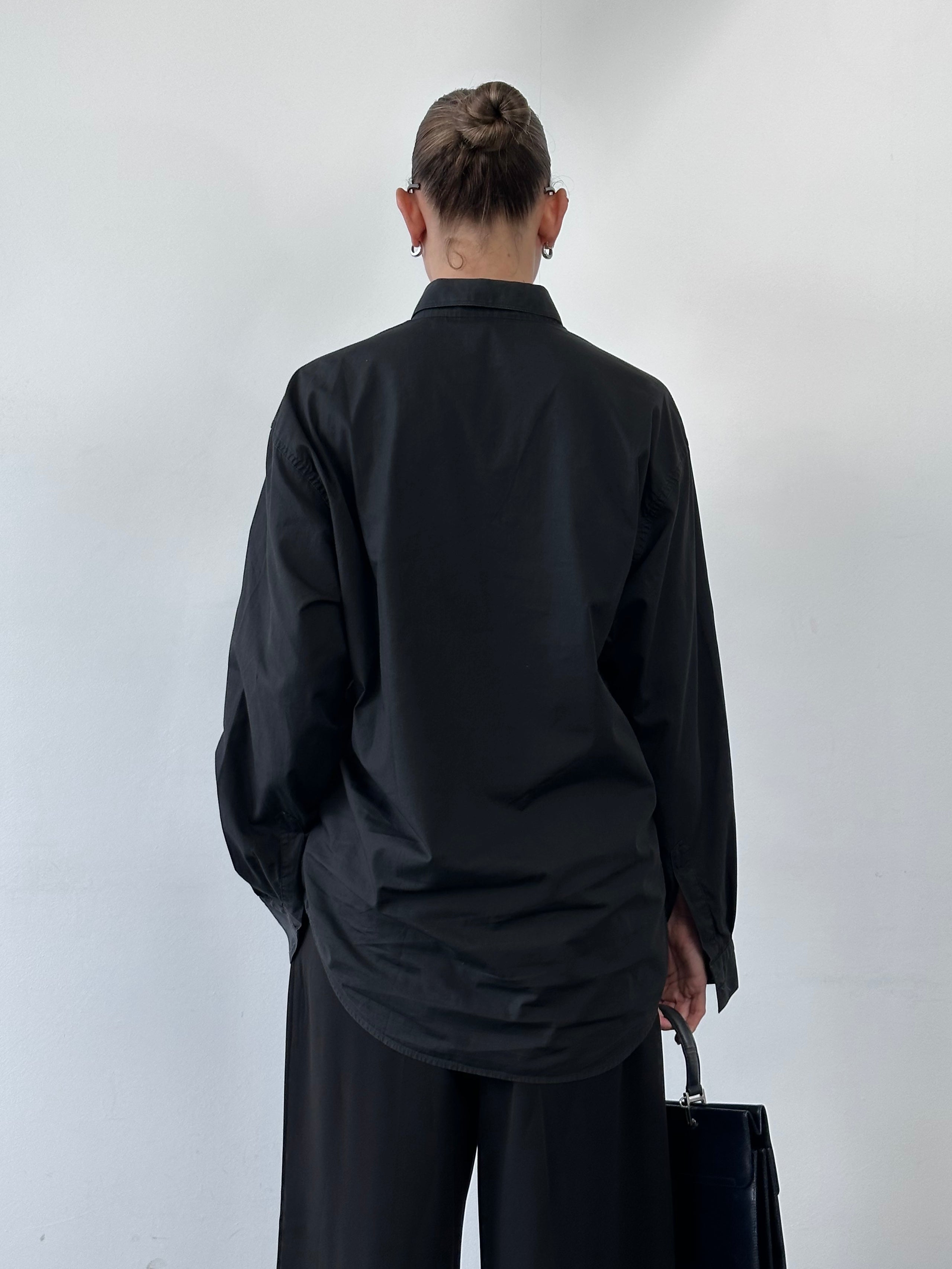 Versace Classic V2 pure cotton shirt in size XL, featuring a stylish design and comfortable fit, displayed on a mannequin.