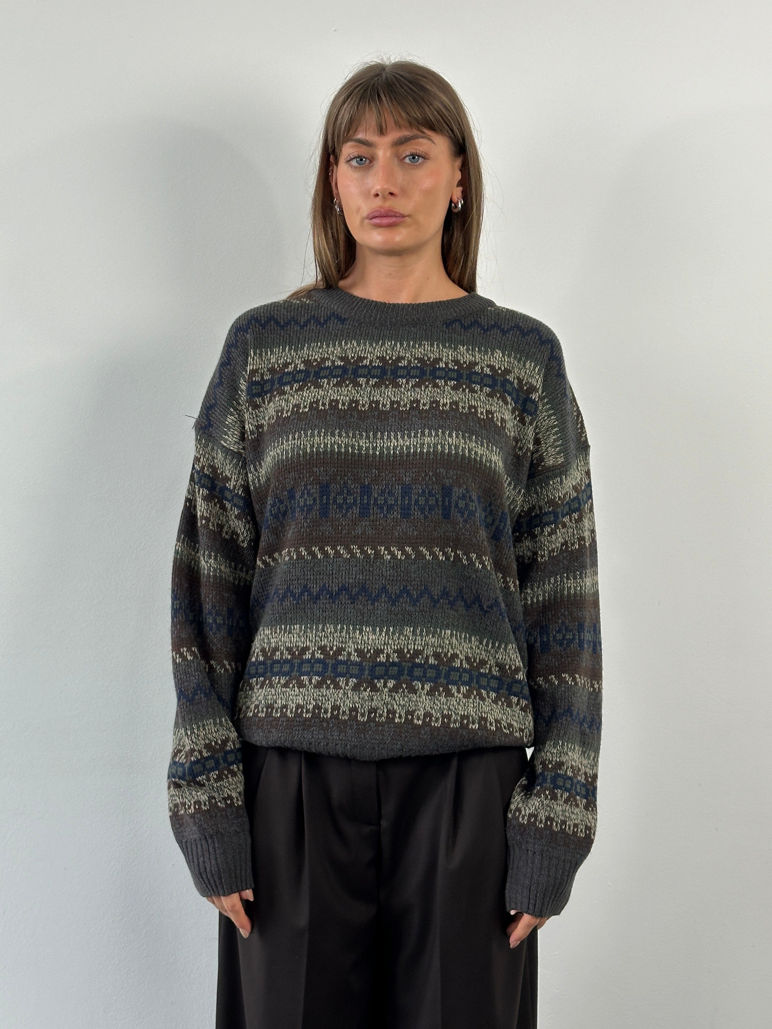 Vintage 1990s Fair Isle knitted jumper, XL size, featuring colorful traditional patterns and cozy woolen texture.