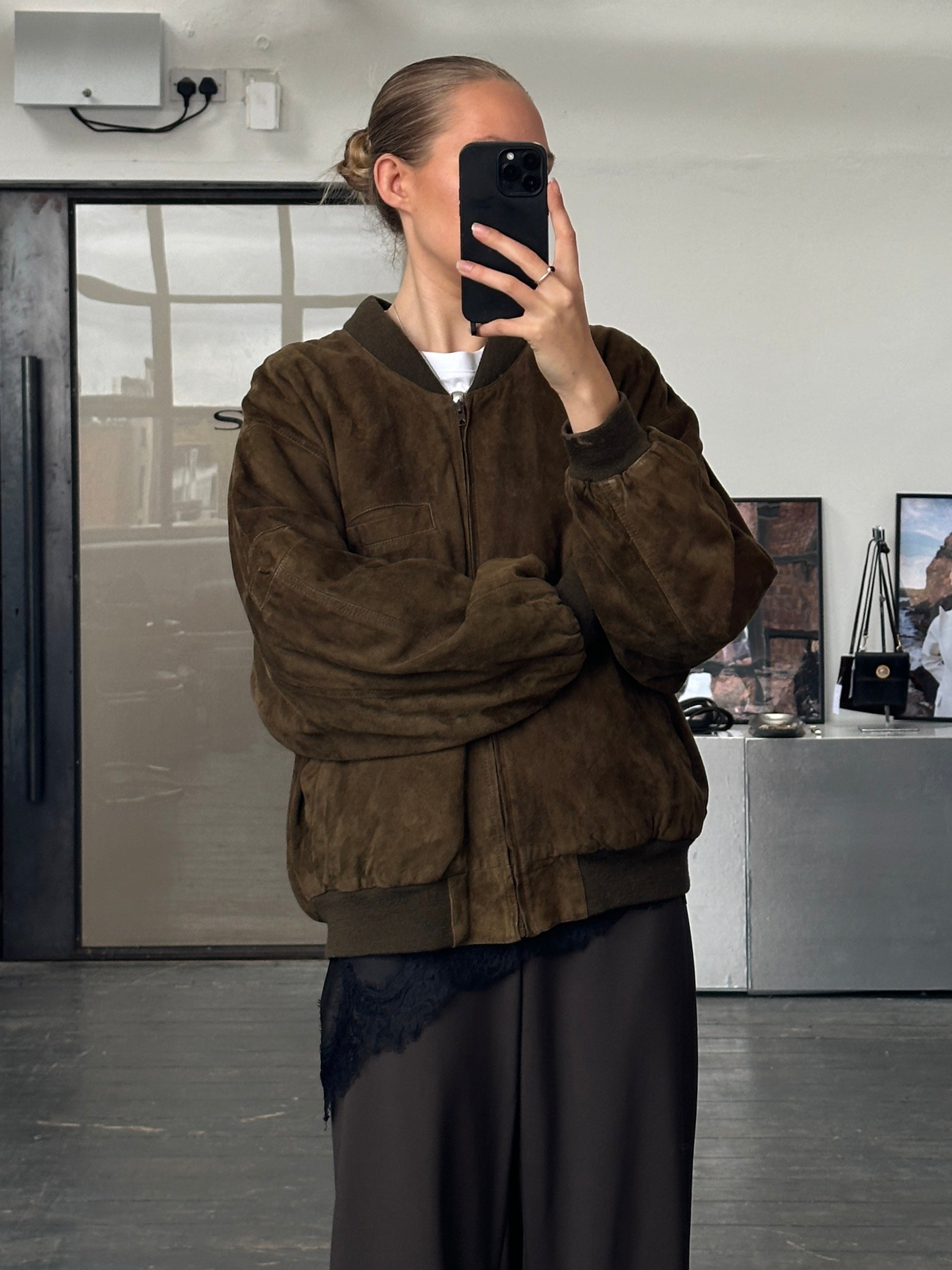 Vintage 1990s Daniel Hechter suede bomber jacket in XL, featuring a classic design with a soft, textured suede exterior.